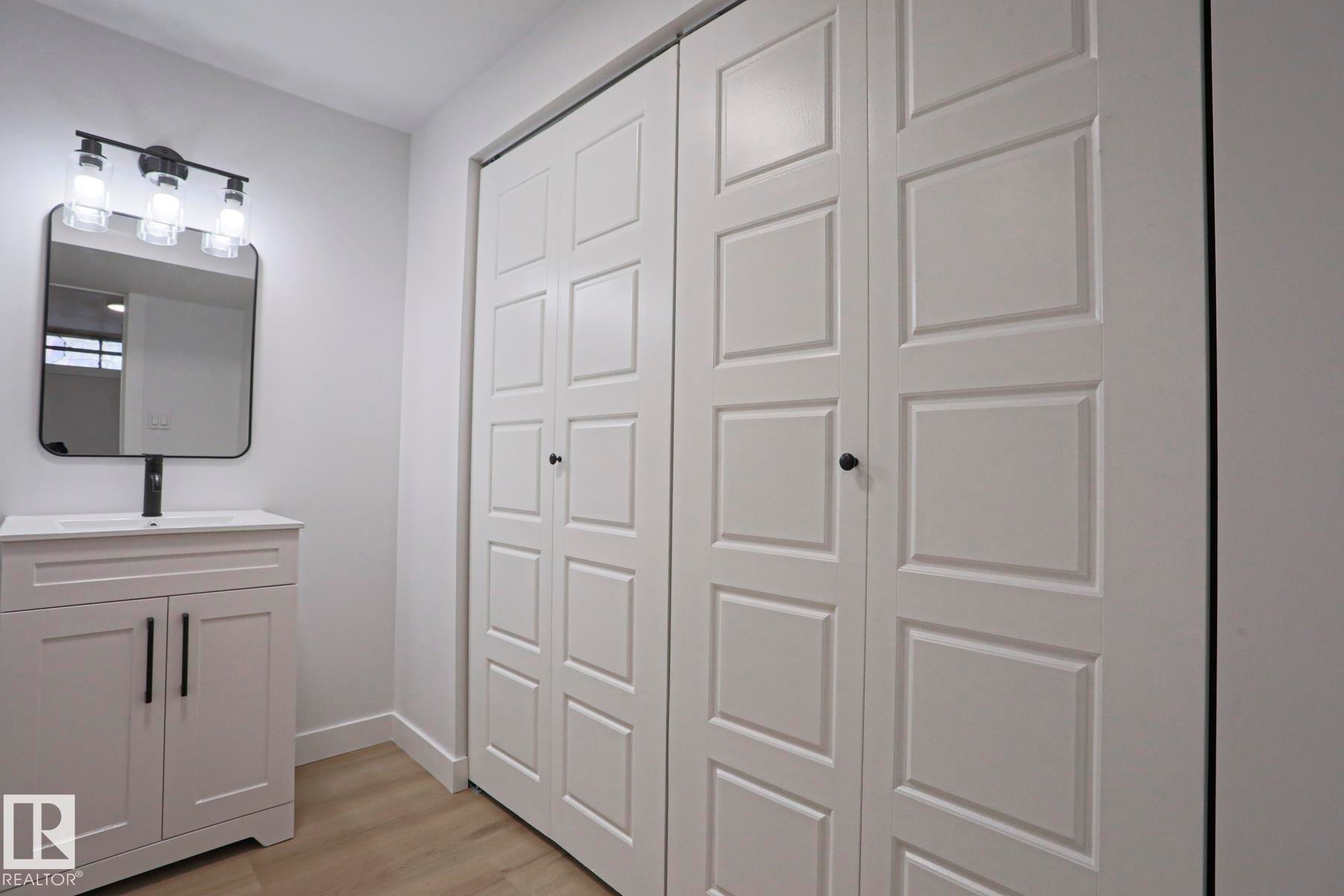 32 Habitat Crescent, Edmonton, AB - Indoor Photo Showing Other Room