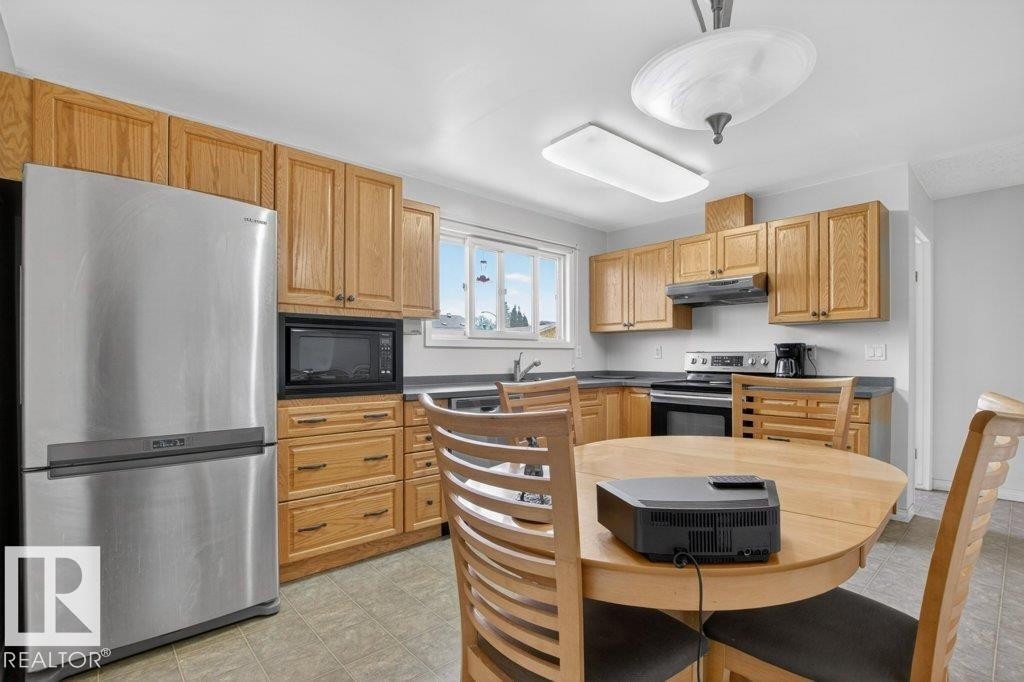 882 Knottwood Road S, Edmonton, AB - Indoor