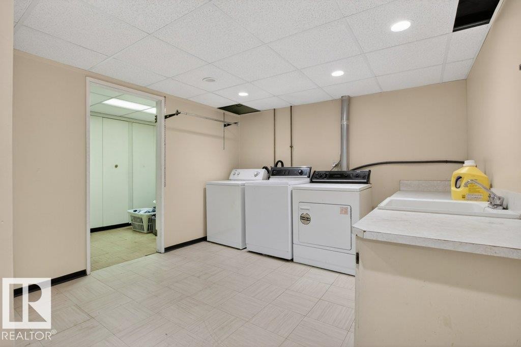 882 Knottwood Road S, Edmonton, AB - Indoor Photo Showing Laundry Room