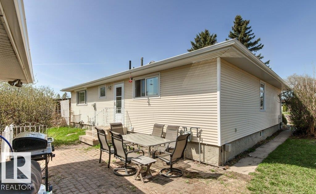 882 Knottwood Road S, Edmonton, AB - Outdoor With Exterior