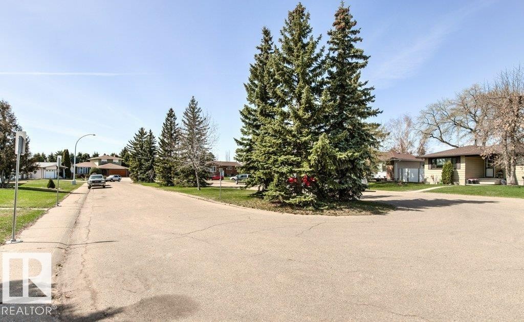 882 Knottwood Road S, Edmonton, AB - Outdoor