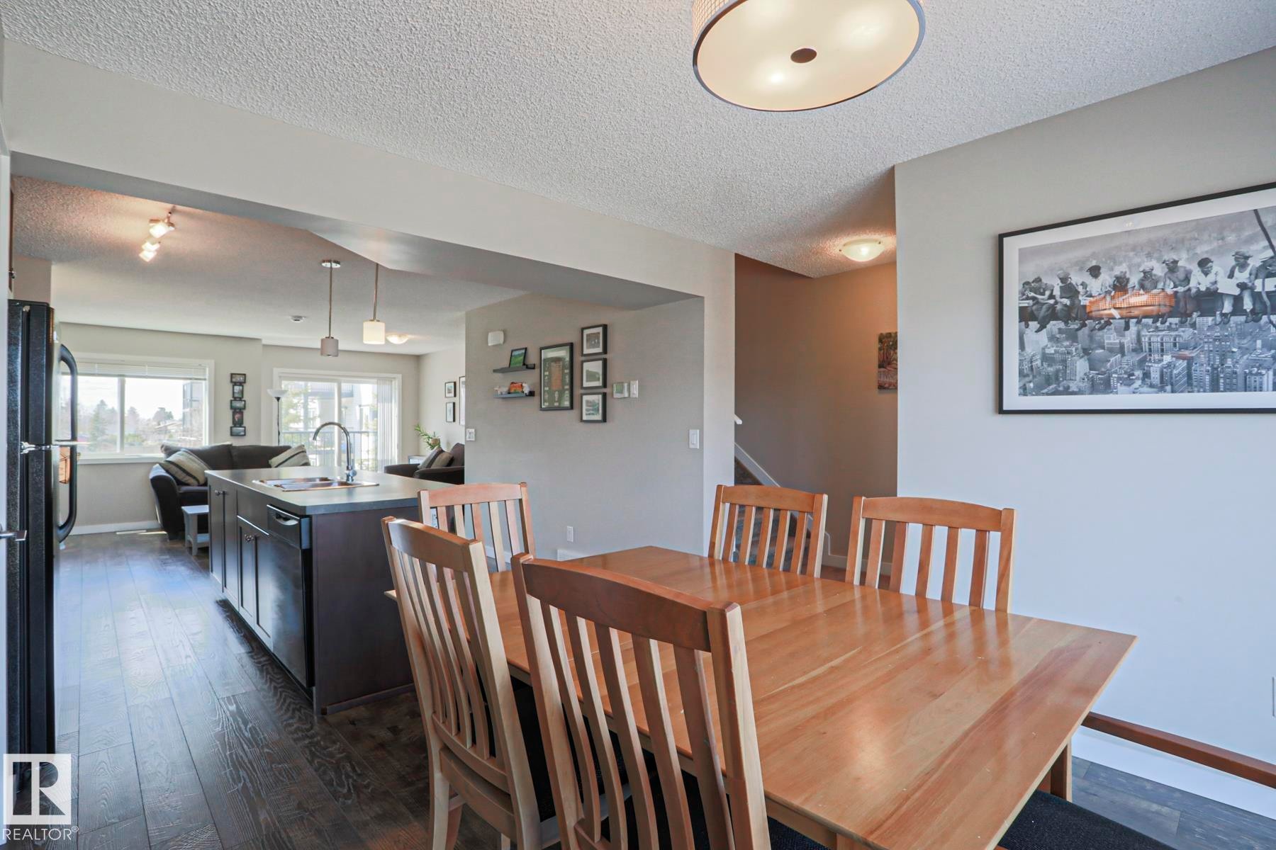 Excellent use of space - 1622 33A Street Nw, Edmonton, AB - Indoor Photo Showing Dining Room