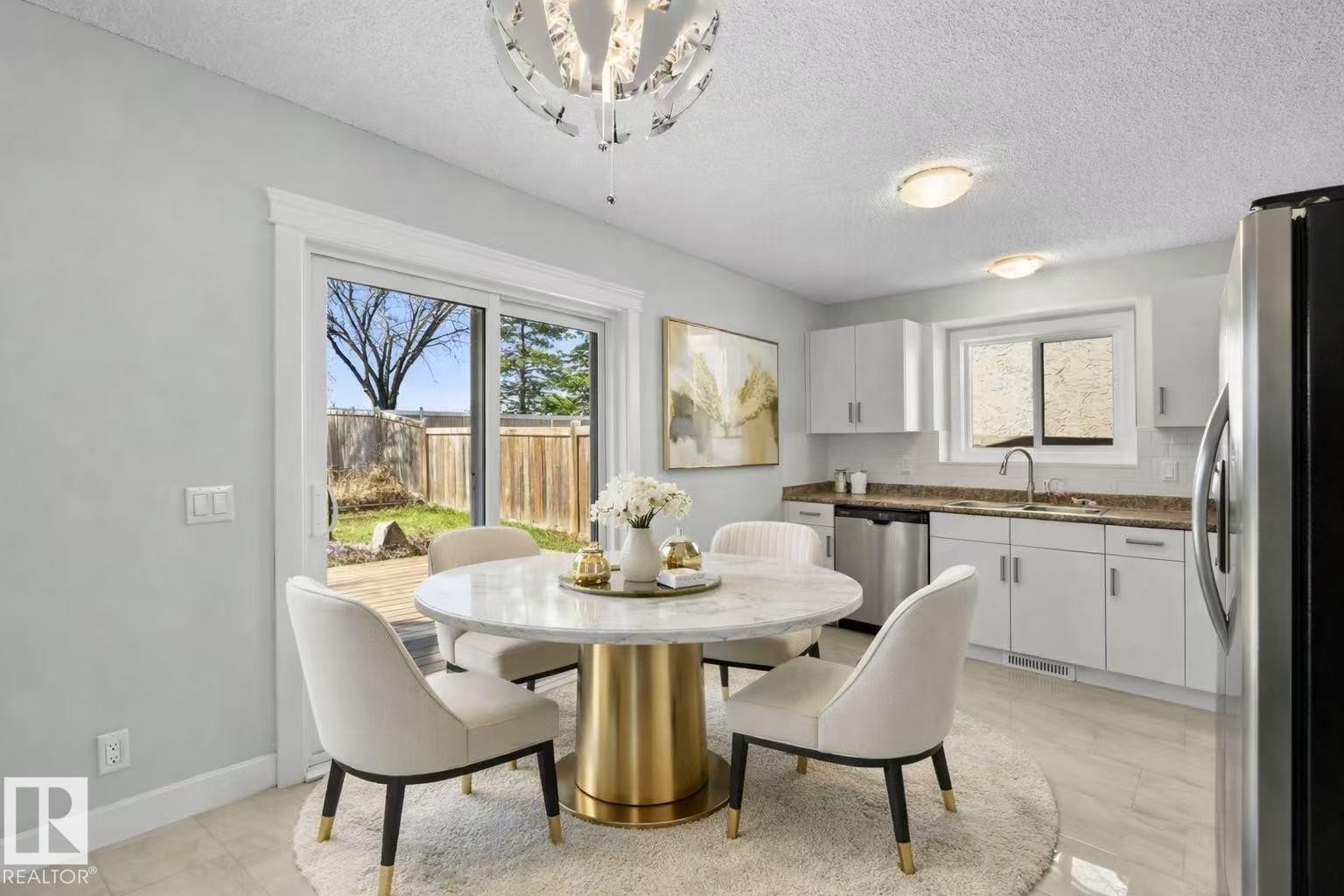 4209 25 Avenue, Edmonton, AB - Indoor Photo Showing Dining Room
