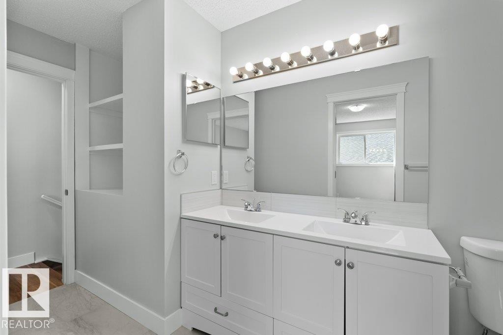 4209 25 Avenue, Edmonton, AB - Indoor Photo Showing Bathroom