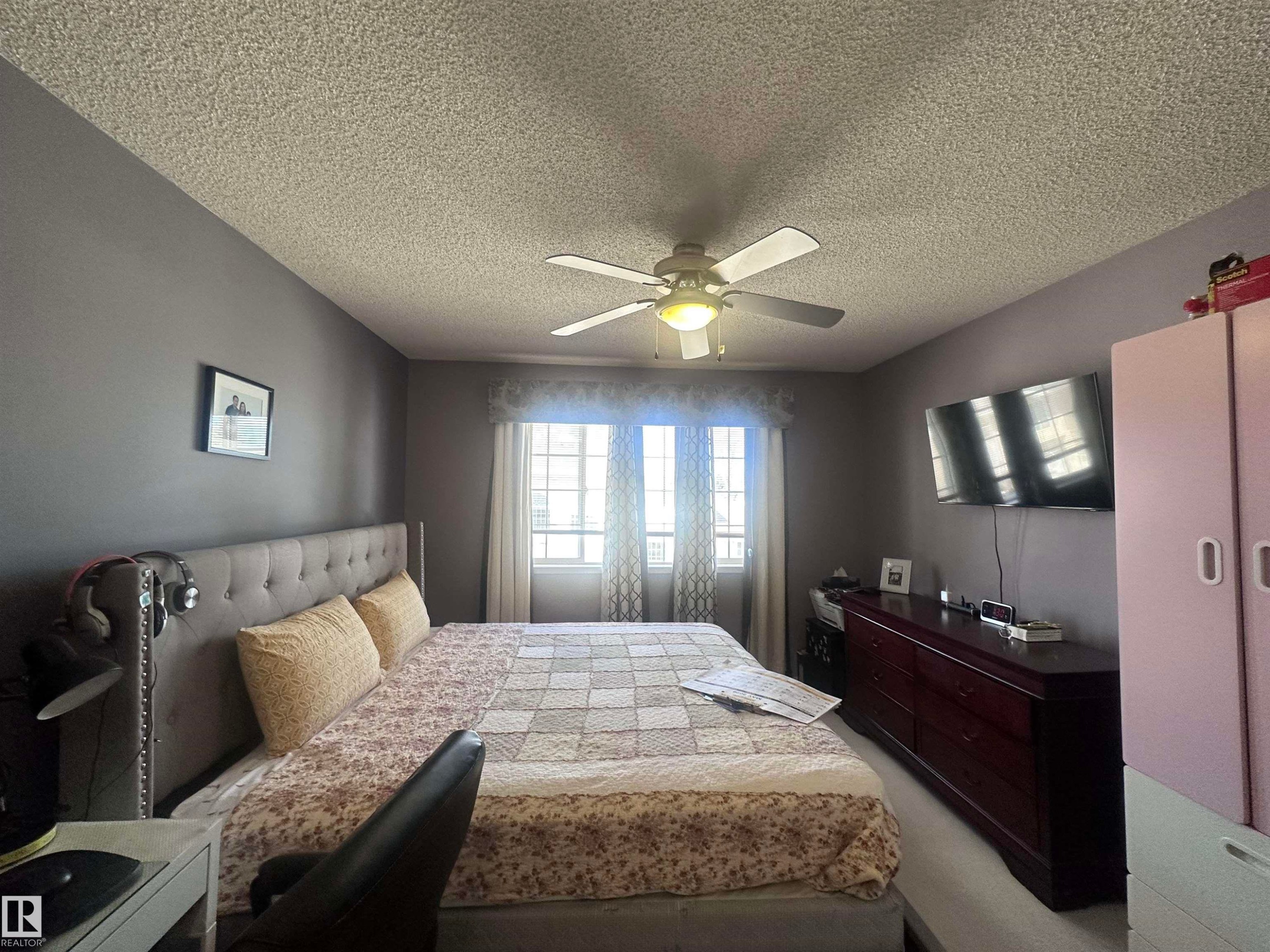 1636 Jamha Road, Edmonton, AB - Indoor Photo Showing Bedroom