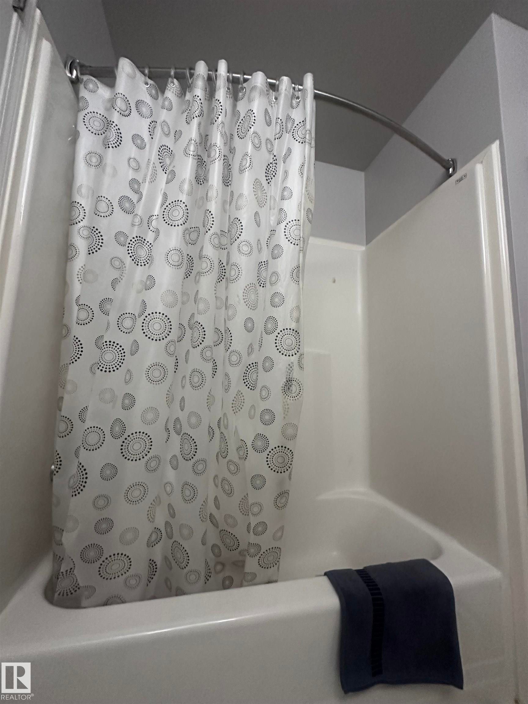 1636 Jamha Road, Edmonton, AB - Indoor Photo Showing Bathroom