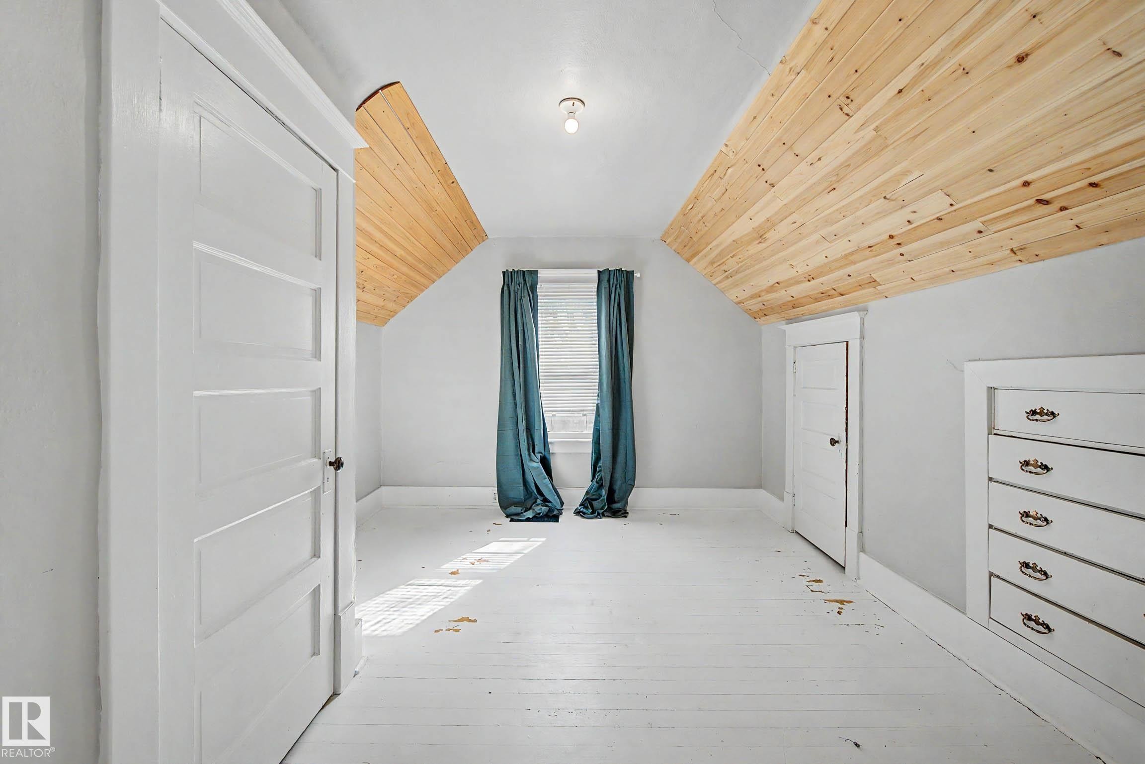 11634 123 Street, Edmonton, AB - Indoor Photo Showing Other Room