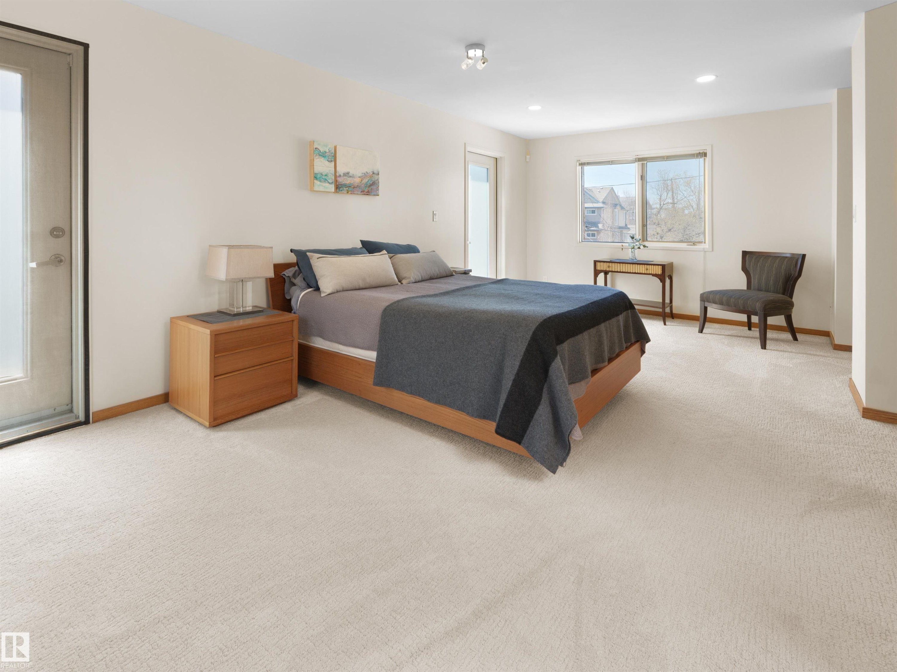 10725 University Avenue, Edmonton, AB - Indoor Photo Showing Bedroom