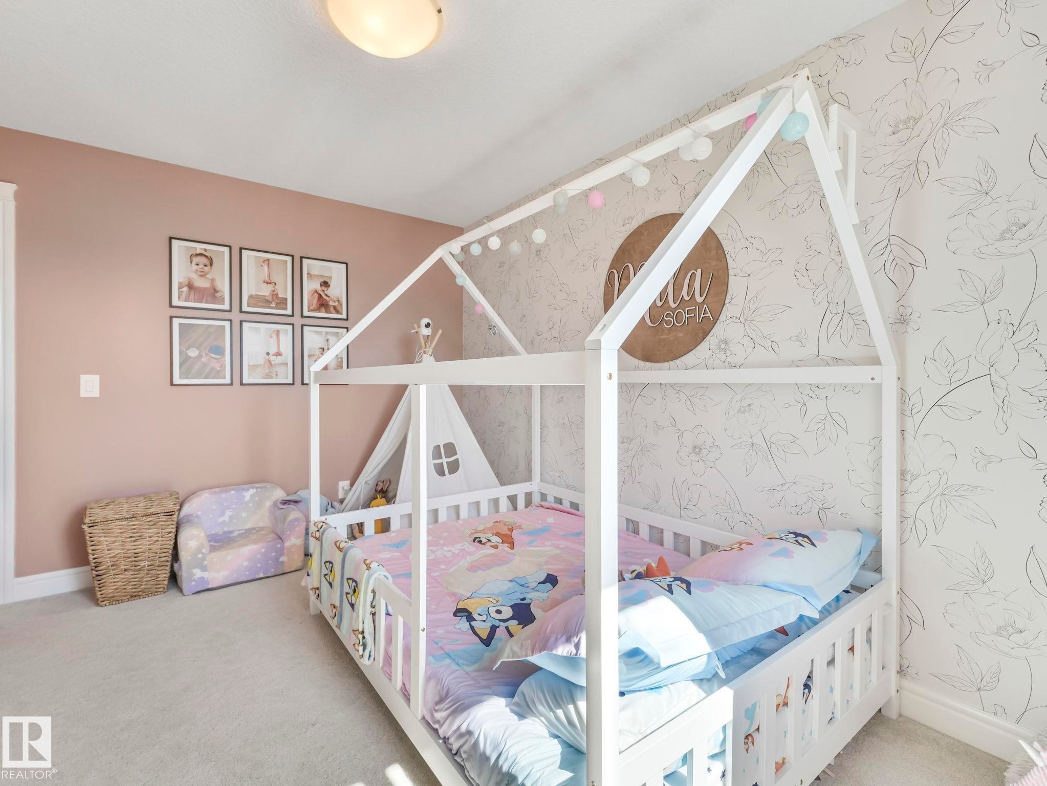3817 Robins Crescent, Edmonton, AB - Indoor Photo Showing Bedroom