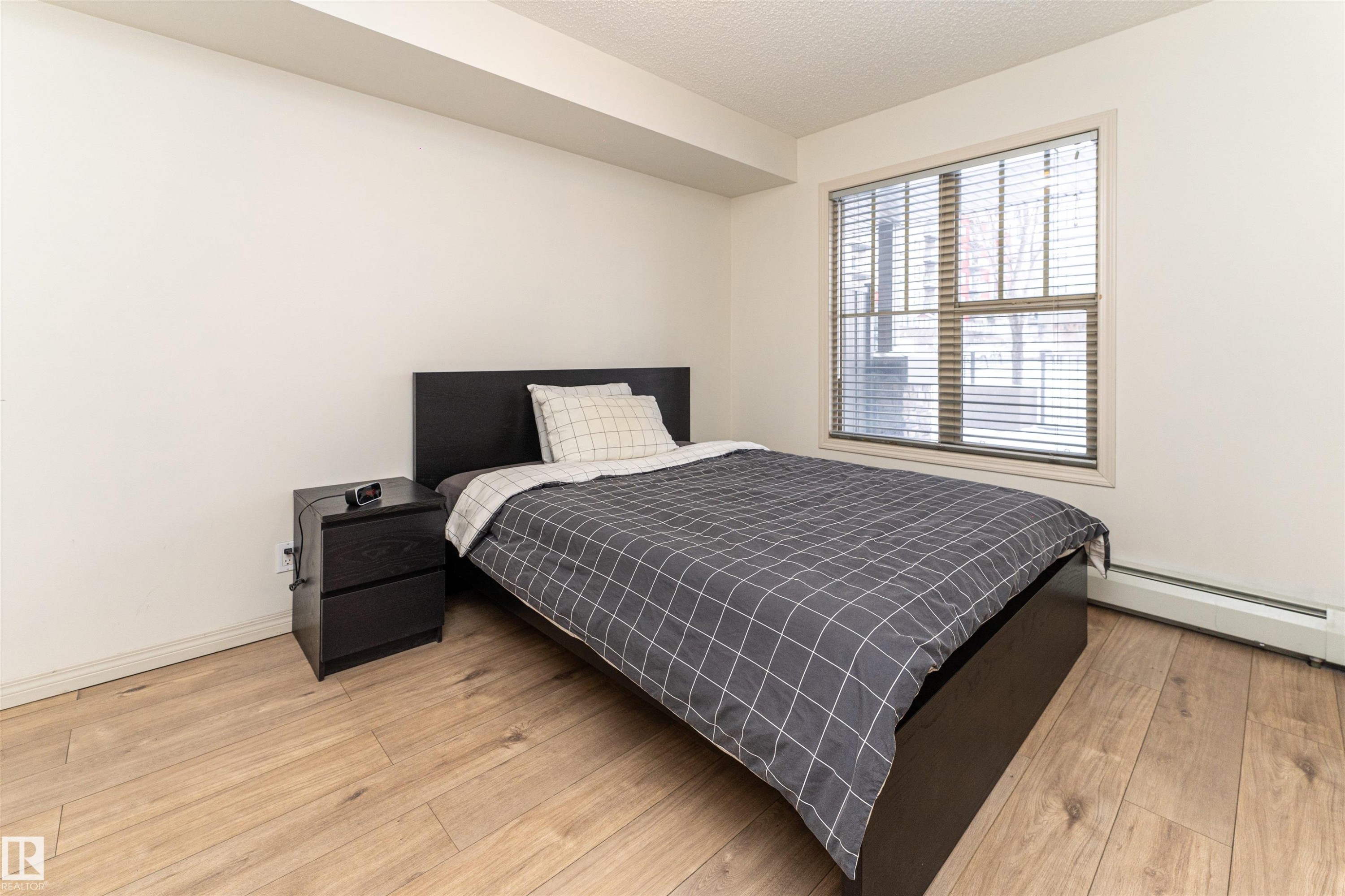 #108 103 Ambleside Dr Sw, Edmonton, AB - Indoor Photo Showing Bedroom