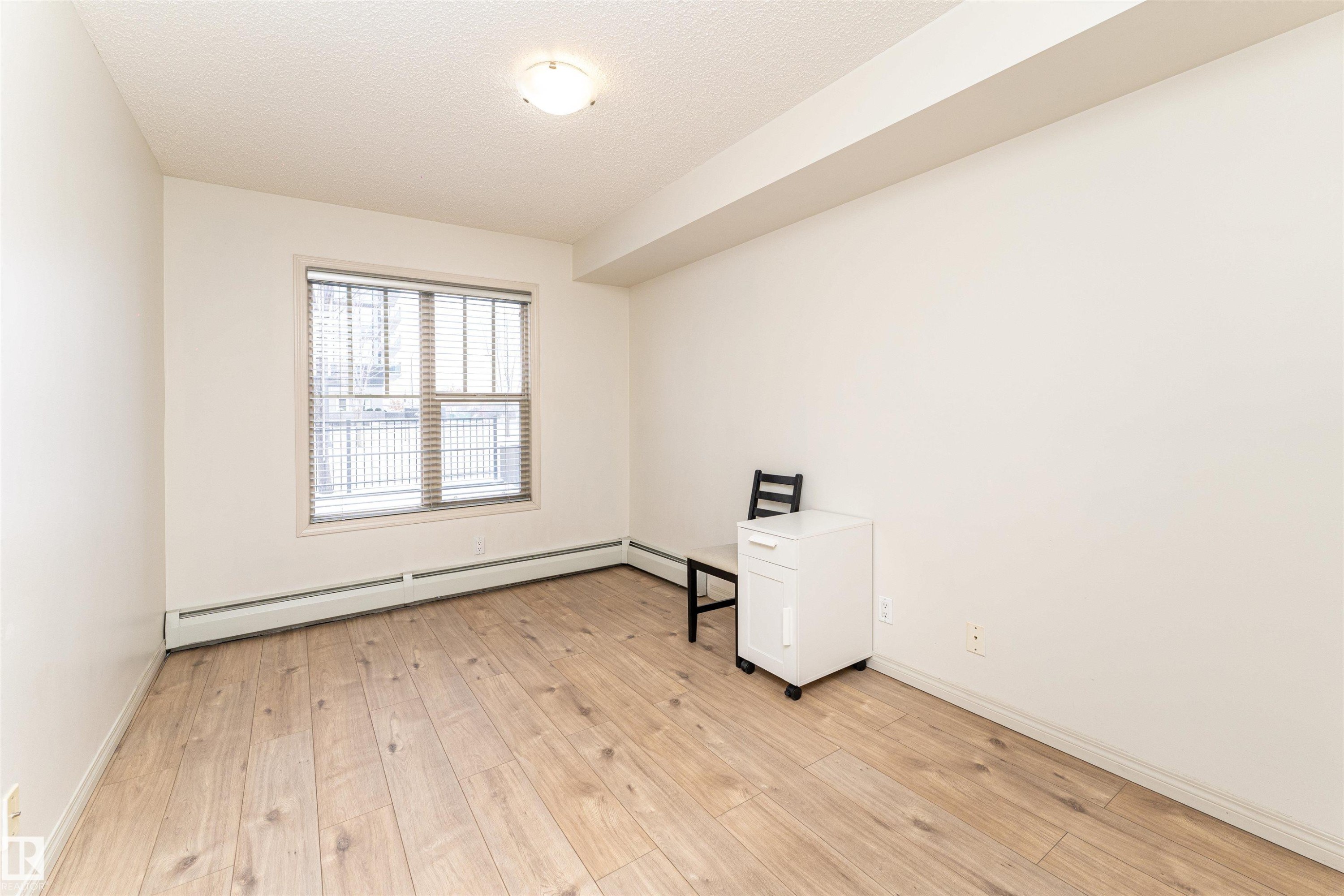 #108 103 Ambleside Dr Sw, Edmonton, AB - Indoor Photo Showing Other Room