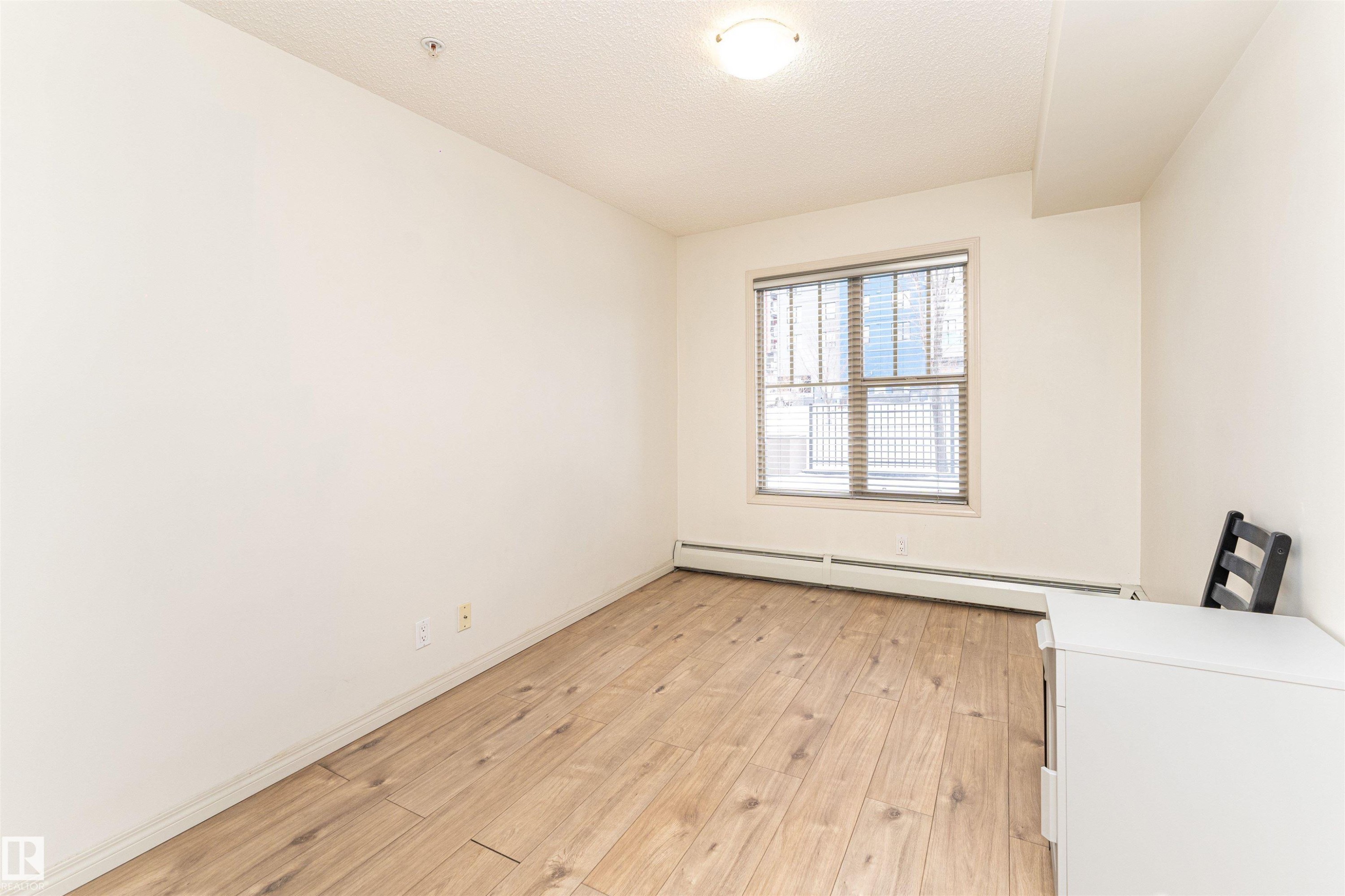 #108 103 Ambleside Dr Sw, Edmonton, AB - Indoor Photo Showing Other Room