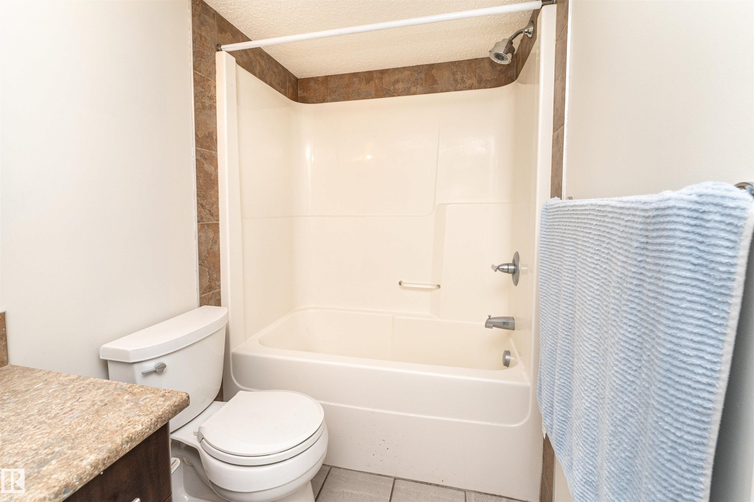 #108 103 Ambleside Dr Sw, Edmonton, AB - Indoor Photo Showing Bathroom