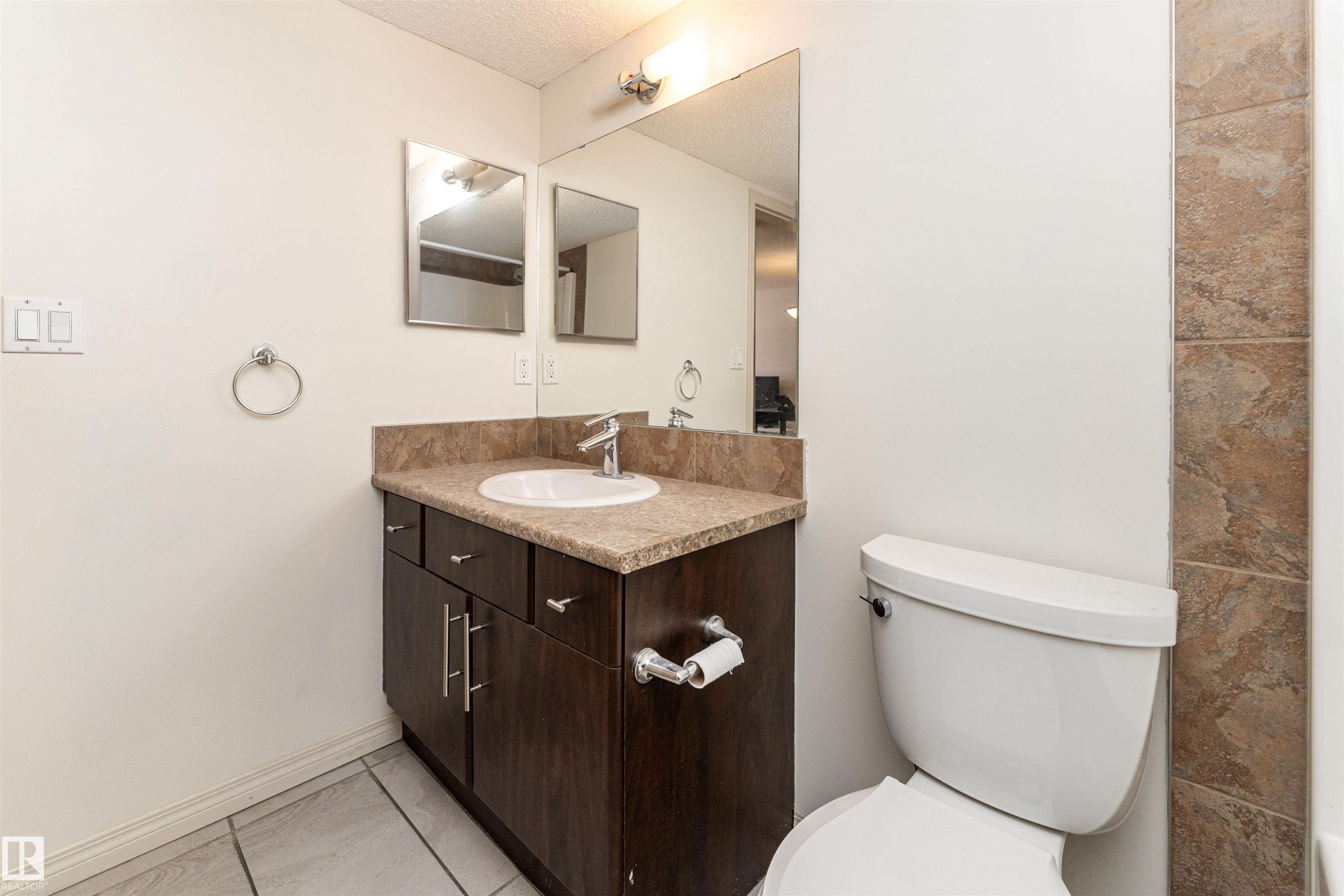 #108 103 Ambleside Dr Sw, Edmonton, AB - Indoor Photo Showing Bathroom