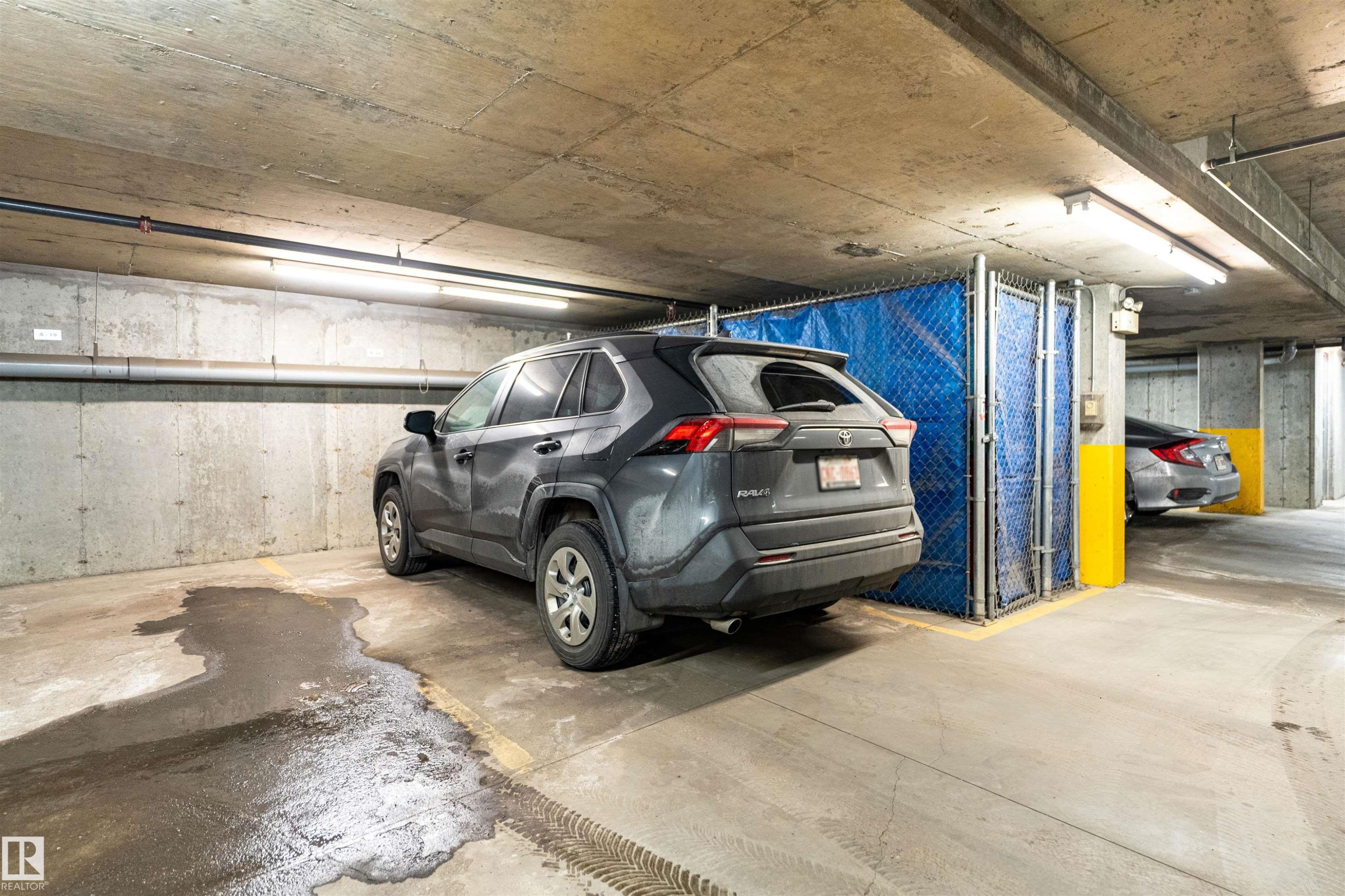#108 103 Ambleside Dr Sw, Edmonton, AB - Indoor Photo Showing Garage