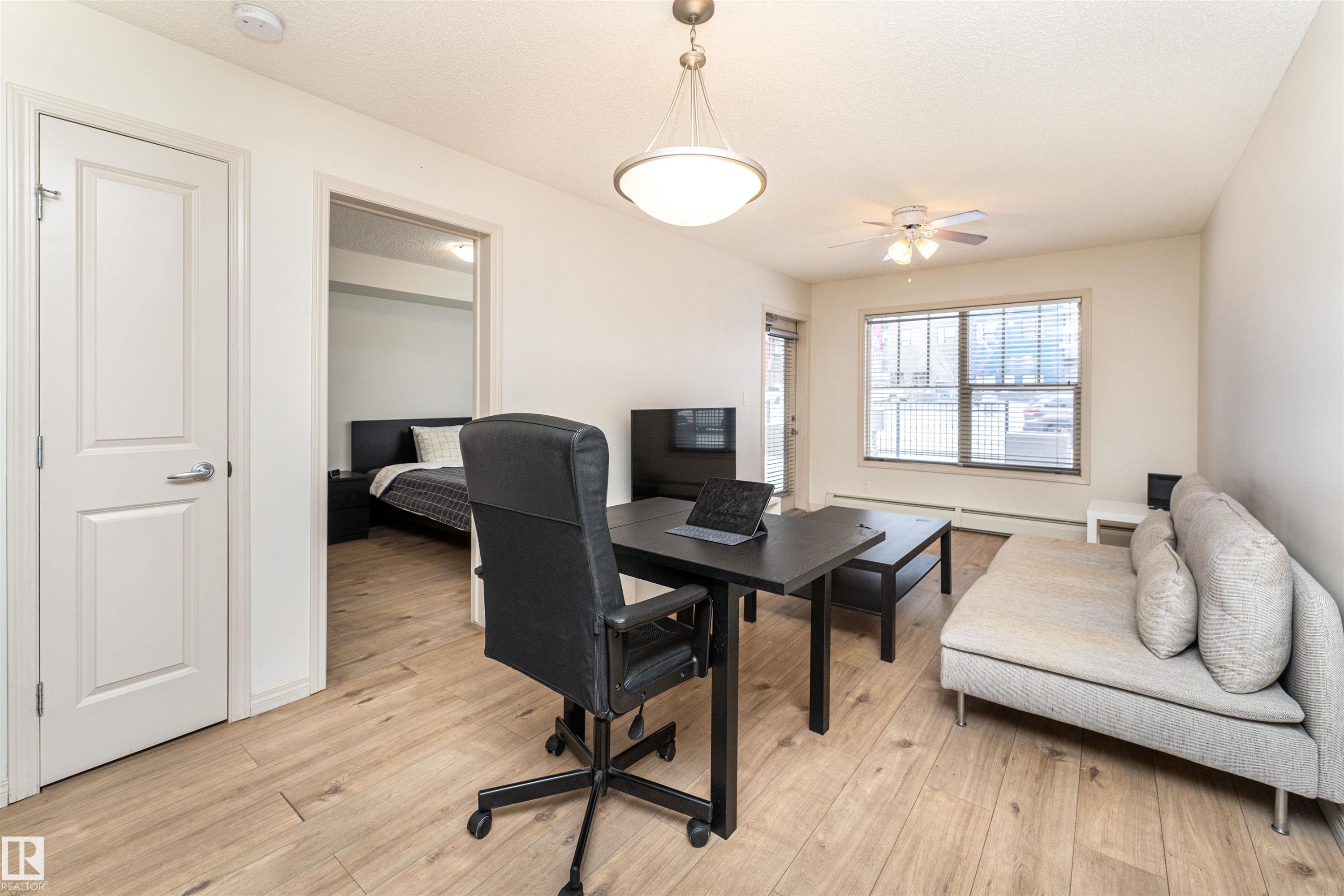 #108 103 Ambleside Dr Sw, Edmonton, AB - Indoor Photo Showing Office