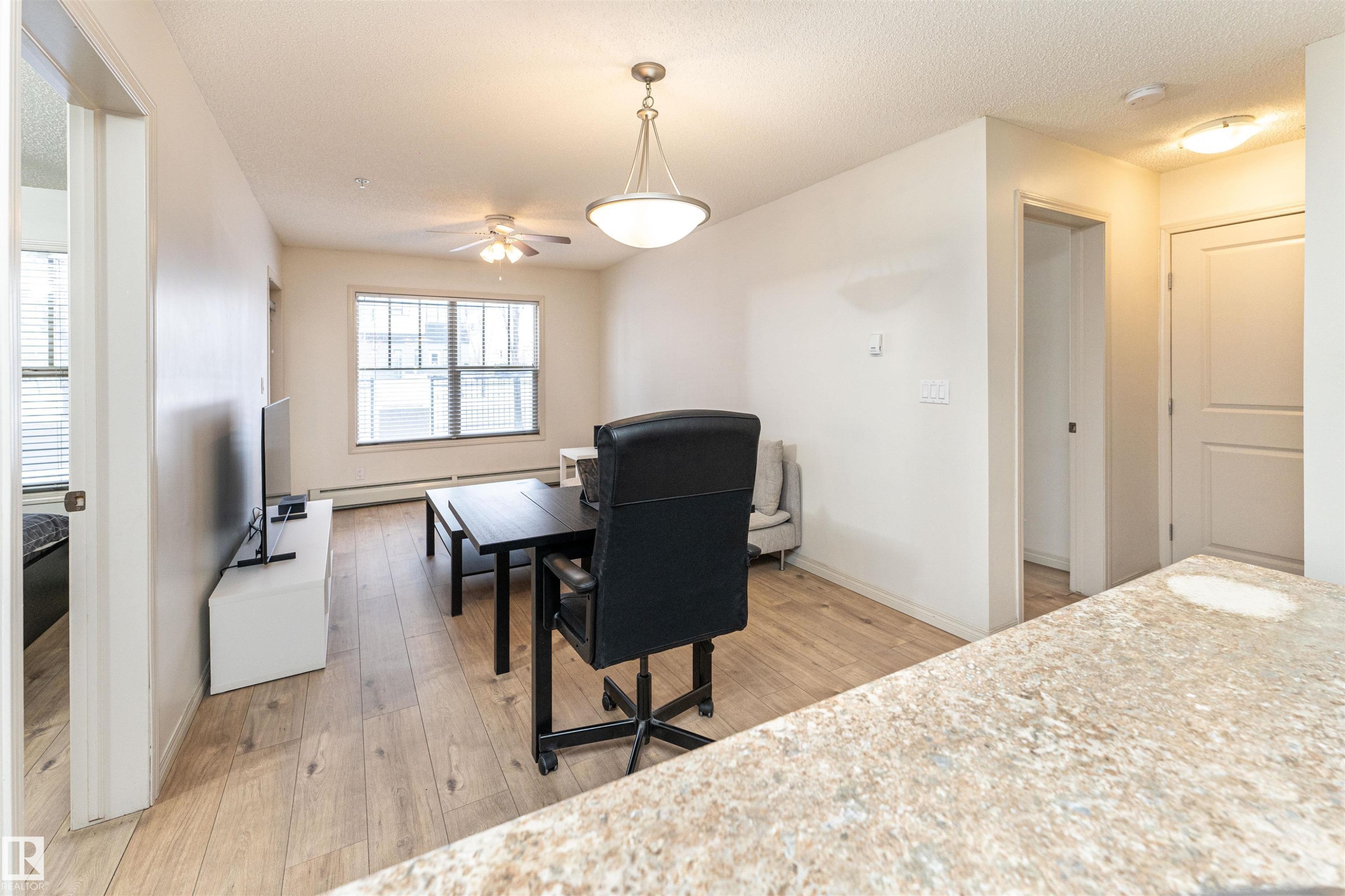 #108 103 Ambleside Dr Sw, Edmonton, AB - Indoor