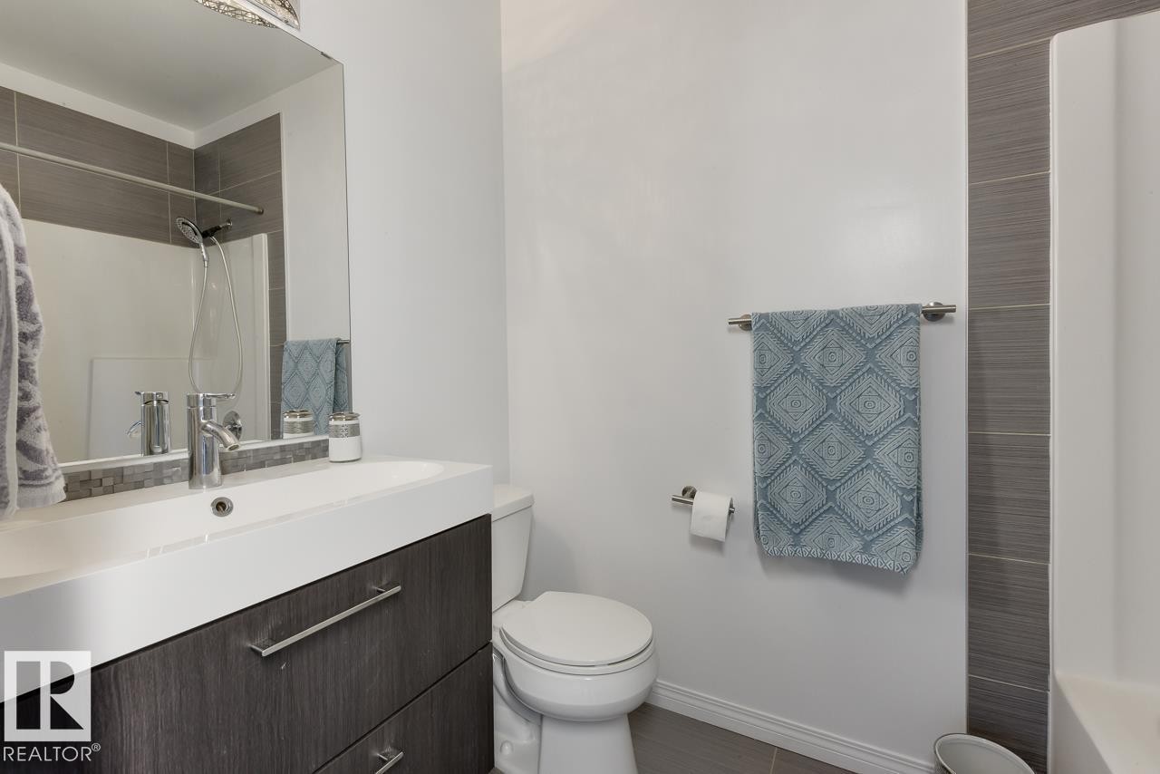 1201 10504 99 Avenue, Edmonton, AB - Indoor Photo Showing Bathroom