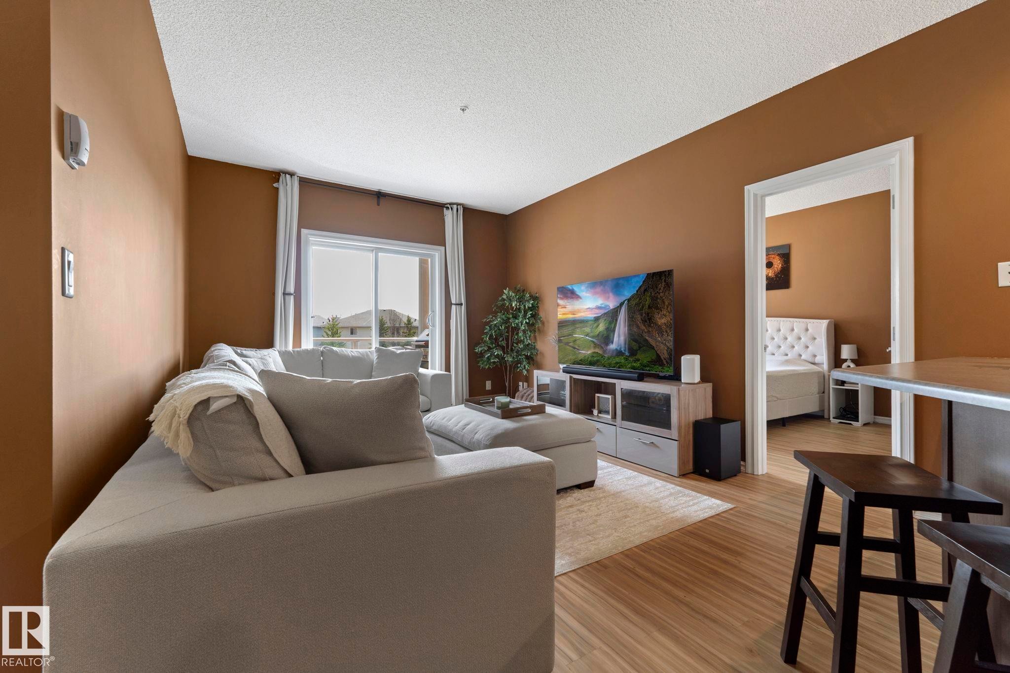 237 263 Macewan Road, Edmonton, AB - Indoor Photo Showing Living Room