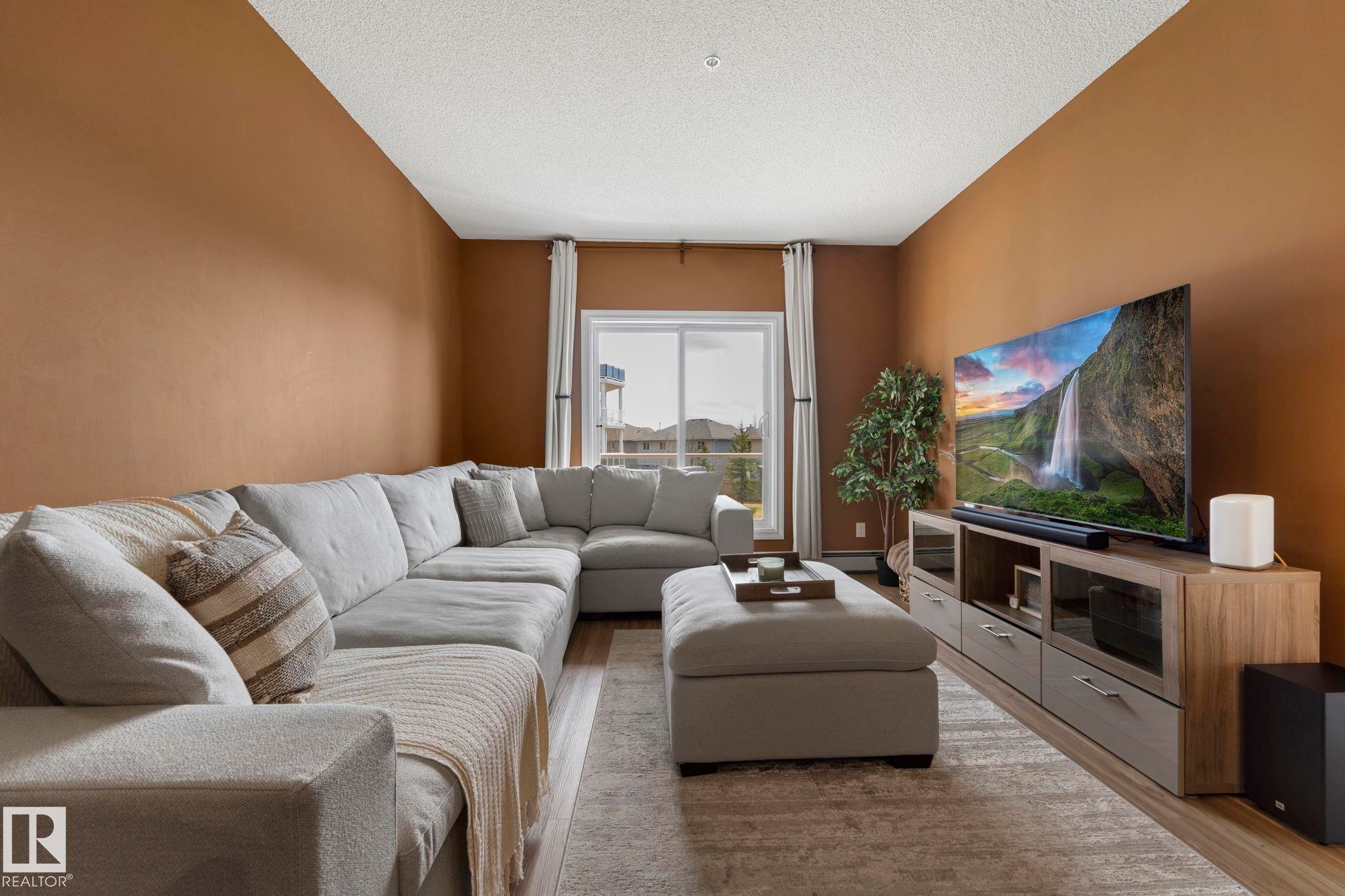 237 263 Macewan Road, Edmonton, AB - Indoor Photo Showing Living Room