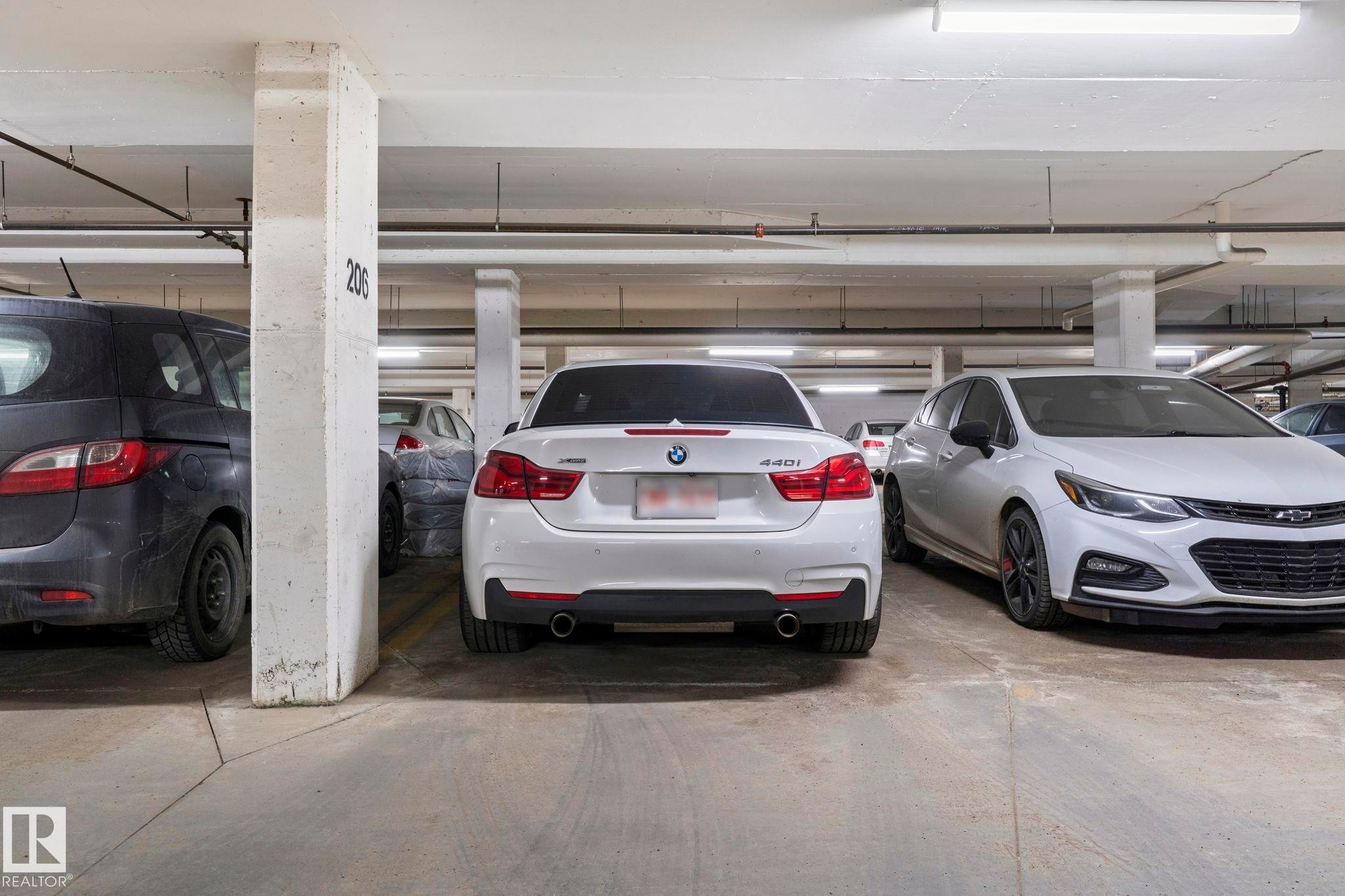 237 263 Macewan Road, Edmonton, AB - Indoor Photo Showing Garage