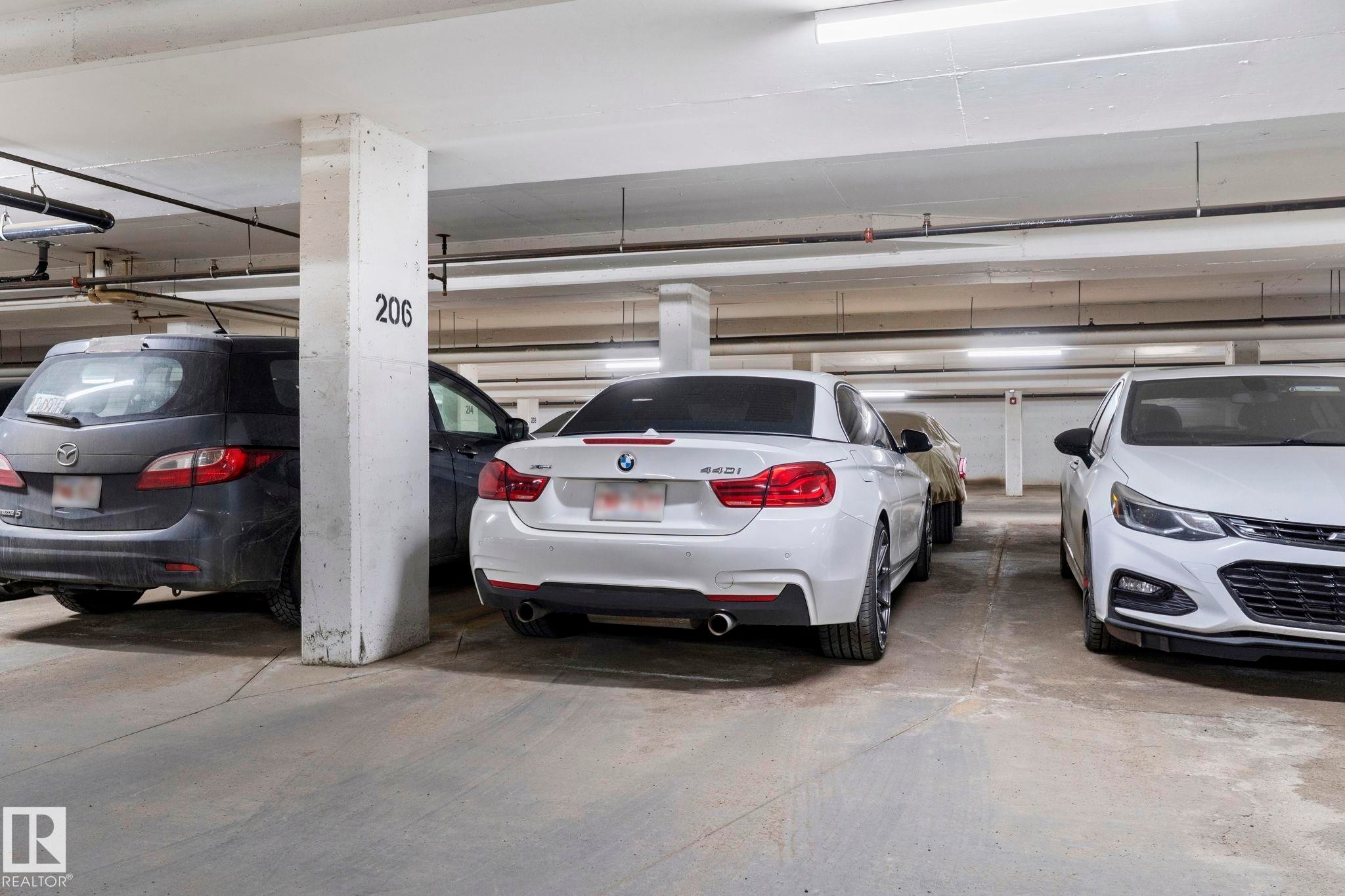 237 263 Macewan Road, Edmonton, AB - Indoor Photo Showing Garage