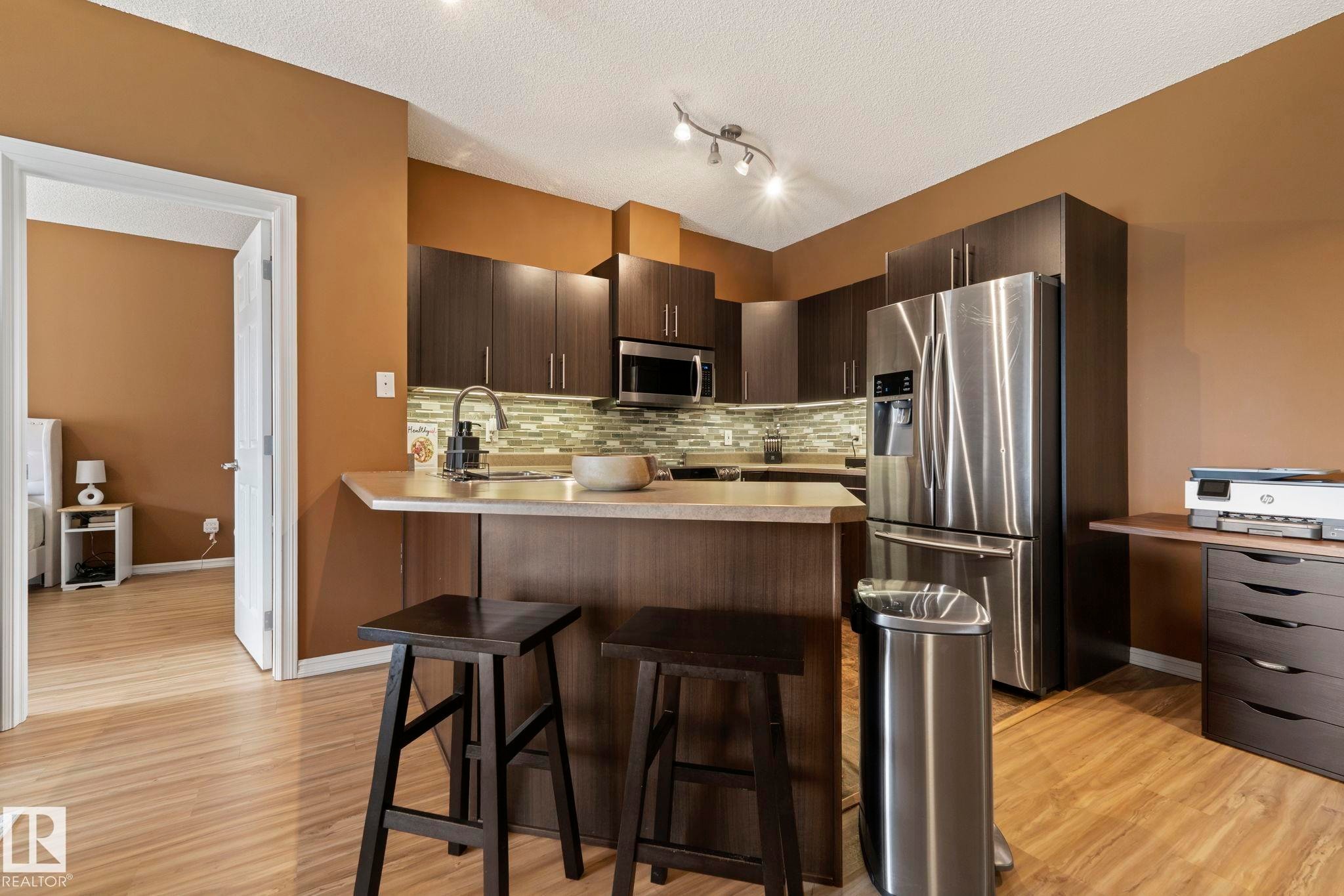 237 263 Macewan Road, Edmonton, AB - Indoor Photo Showing Kitchen With Upgraded Kitchen