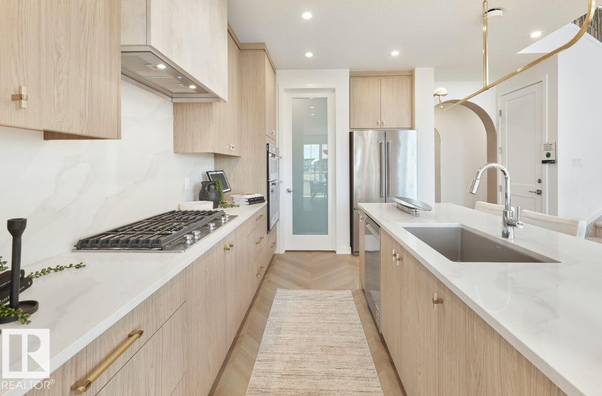 4546 Kinsella Link, Edmonton, AB - Indoor Photo Showing Kitchen With Upgraded Kitchen