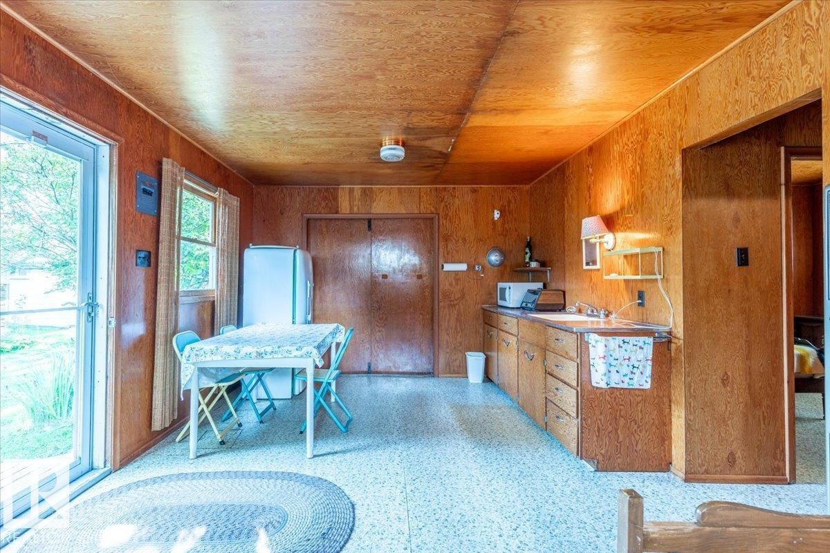 60 Beach Ave, Rural Leduc County, AB