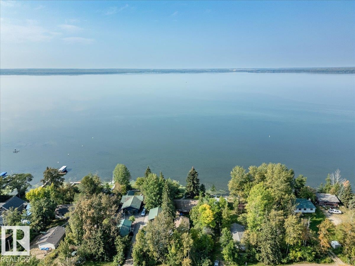 60 Beach Ave, Rural Leduc County, AB