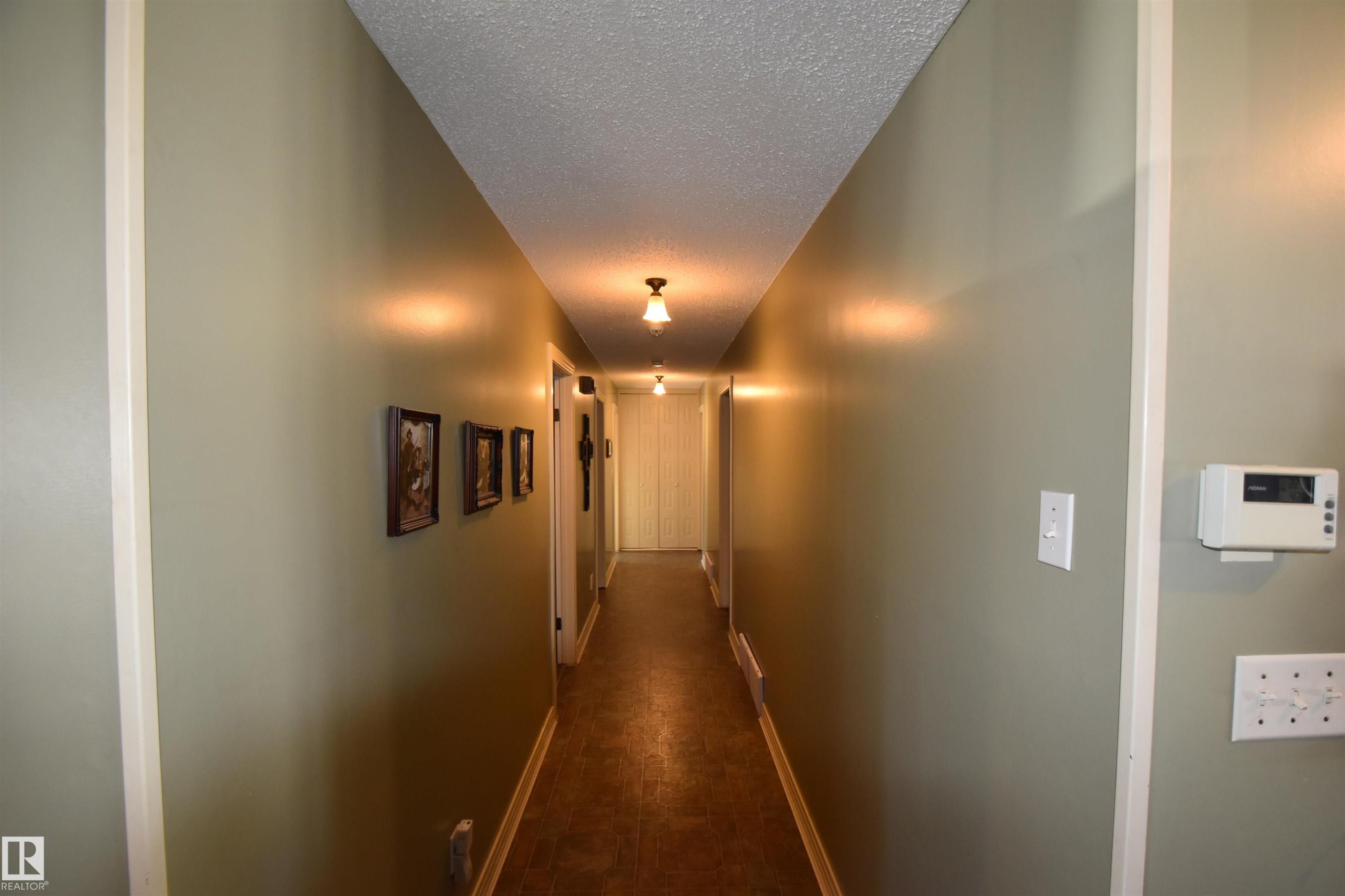 3102 Park Avenue, Mallaig, AB - Indoor Photo Showing Other Room