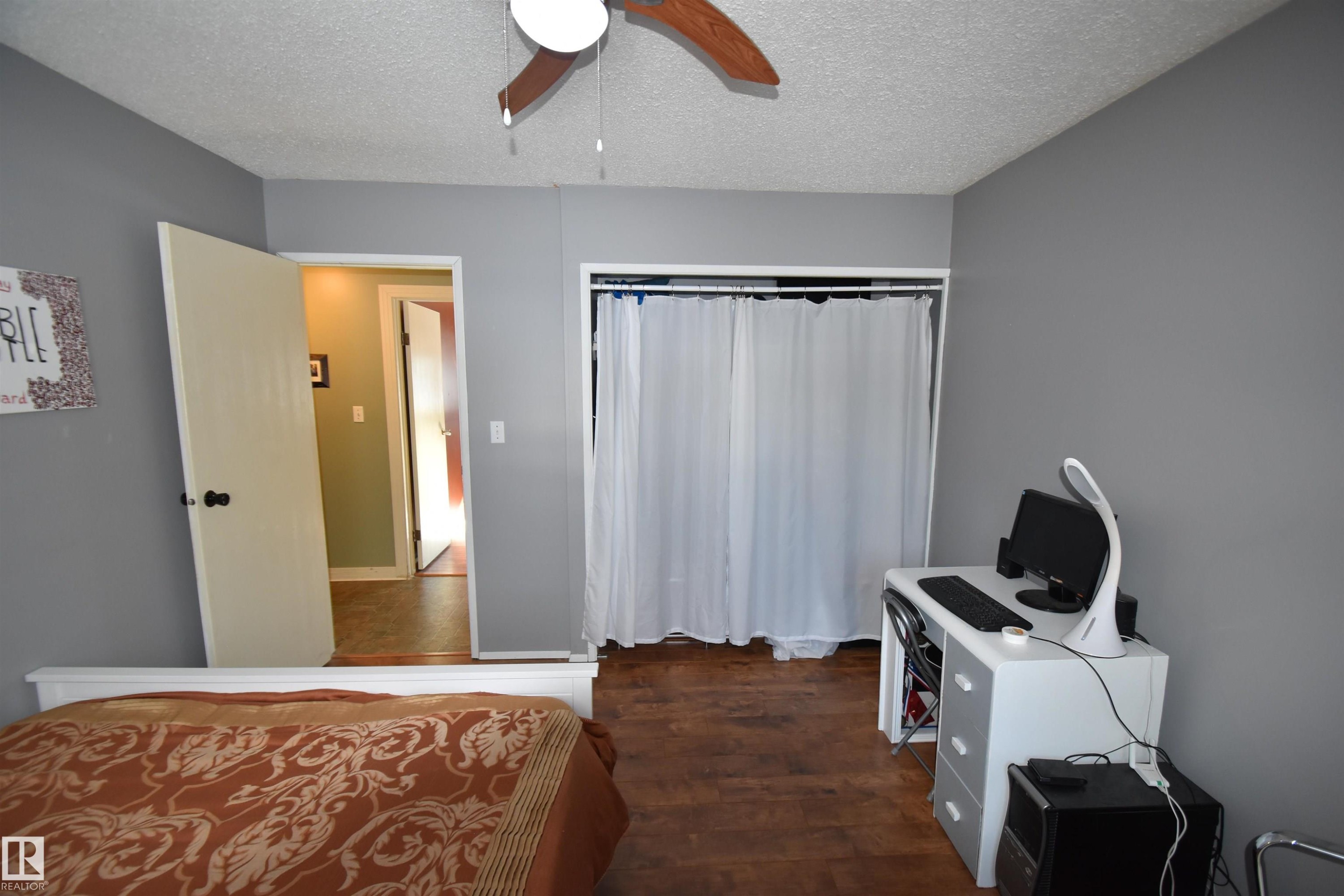 3102 Park Avenue, Mallaig, AB - Indoor Photo Showing Bedroom