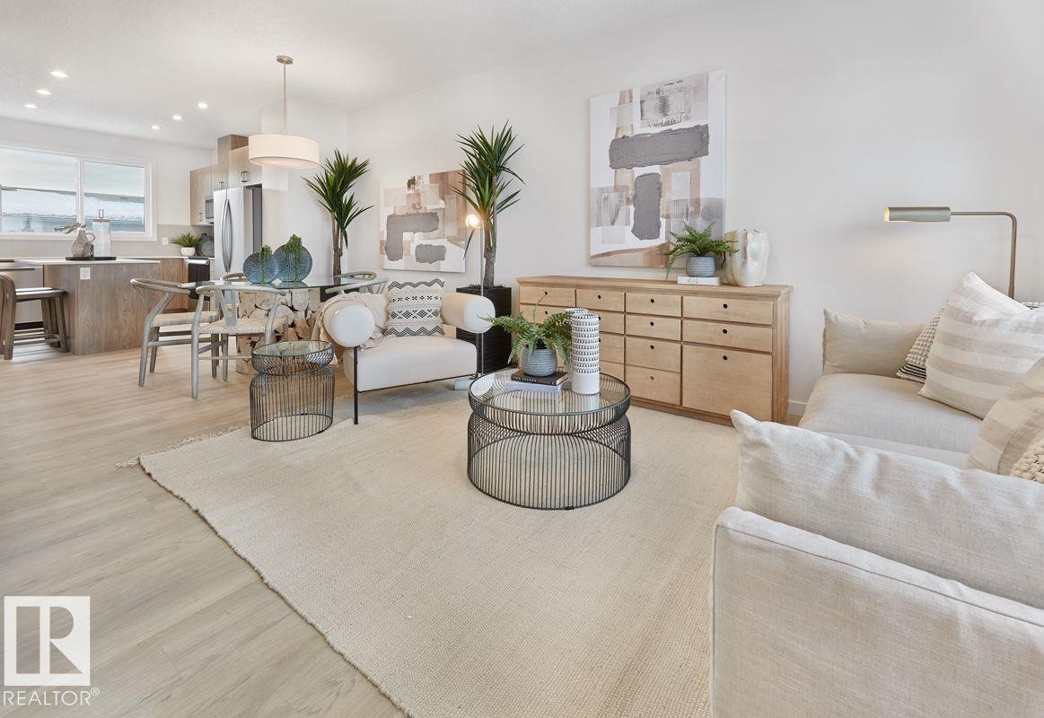307 173 Avenue Nw, Edmonton, AB - Indoor Photo Showing Living Room