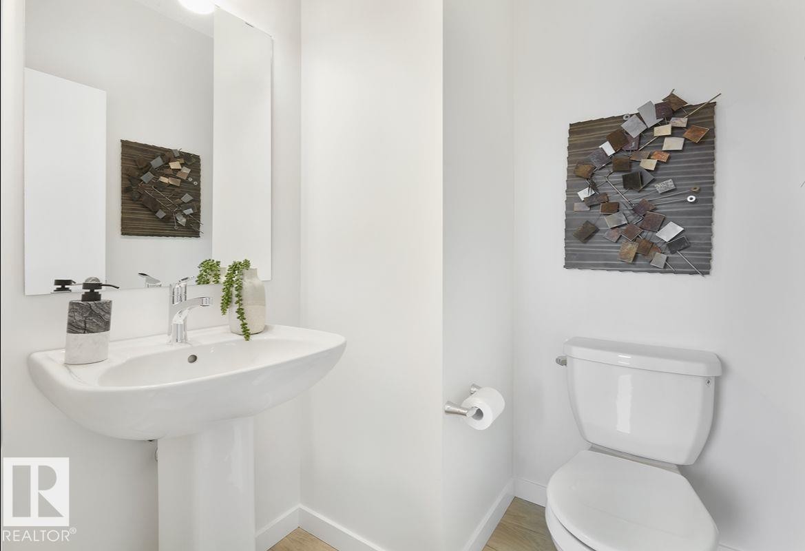 307 173 Avenue Nw, Edmonton, AB - Indoor Photo Showing Bathroom