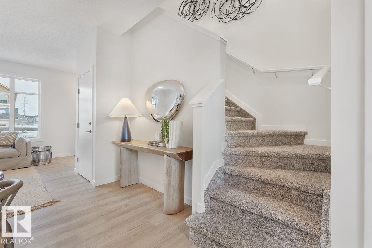 307 173 Avenue Nw, Edmonton, AB - Indoor Photo Showing Other Room