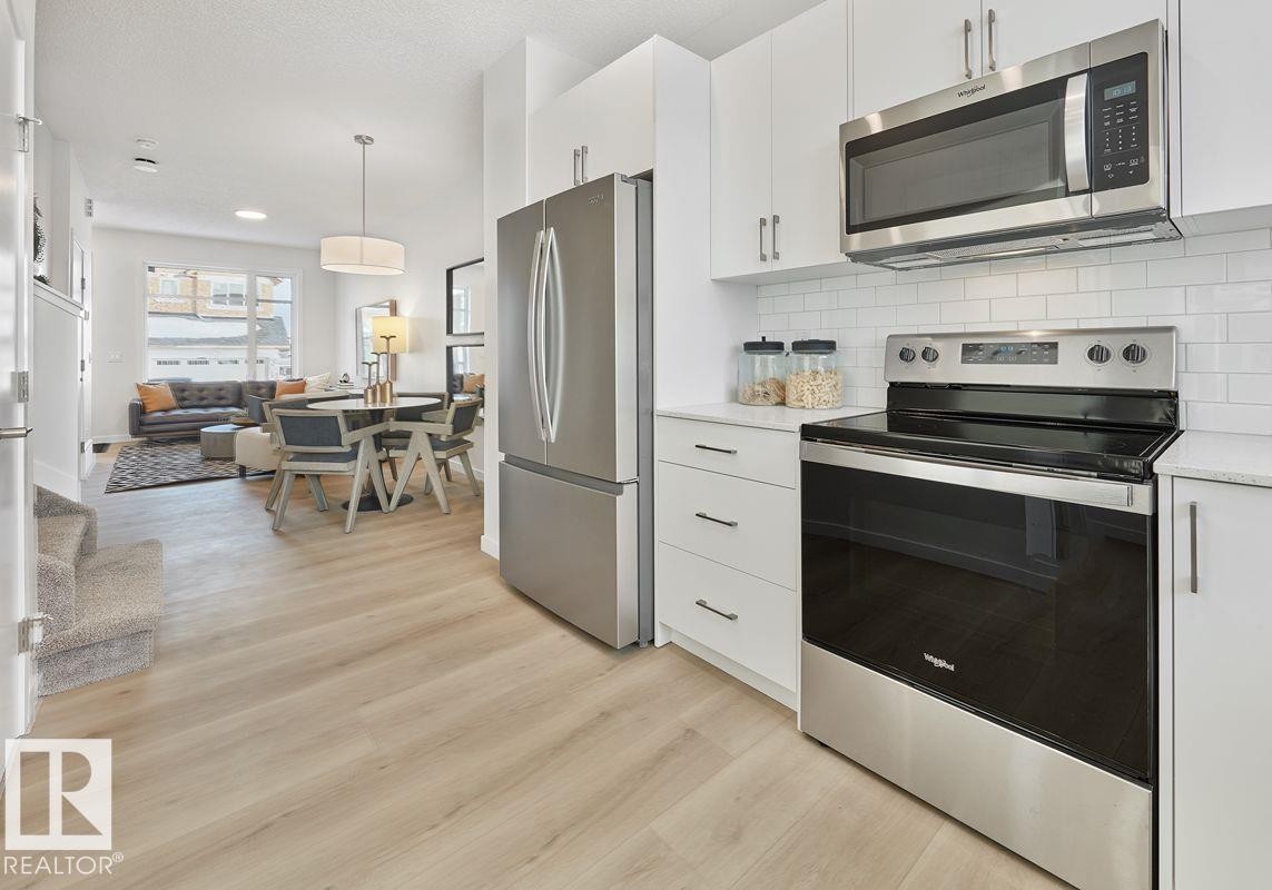 309 173 Avenue, Edmonton, AB - Indoor Photo Showing Kitchen With Upgraded Kitchen