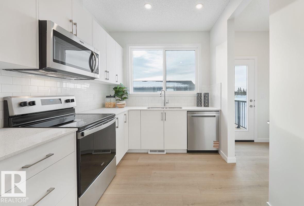 309 173 Avenue, Edmonton, AB - Indoor Photo Showing Kitchen