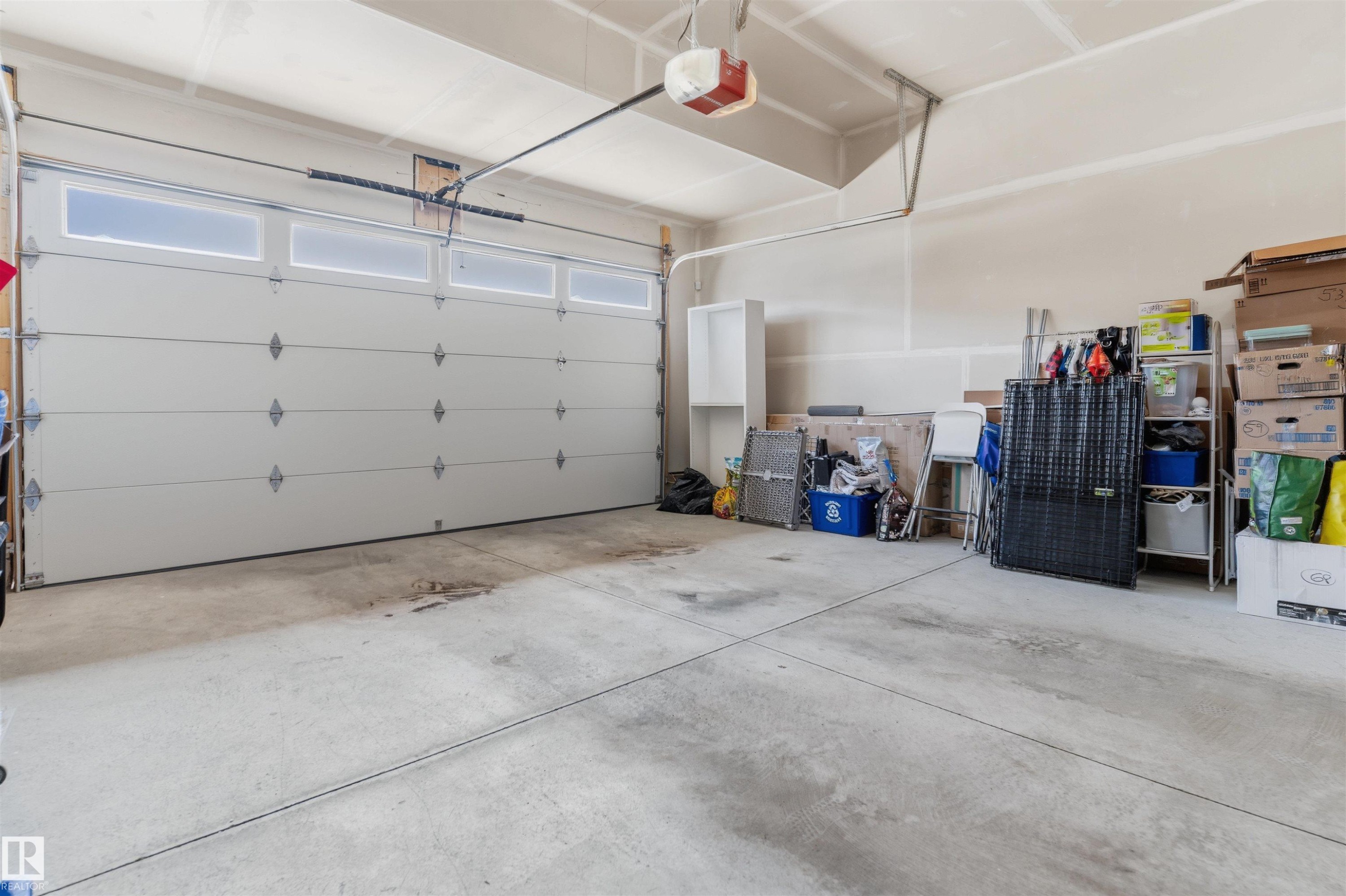 439 Roberts Cres, Leduc, AB - Indoor Photo Showing Garage