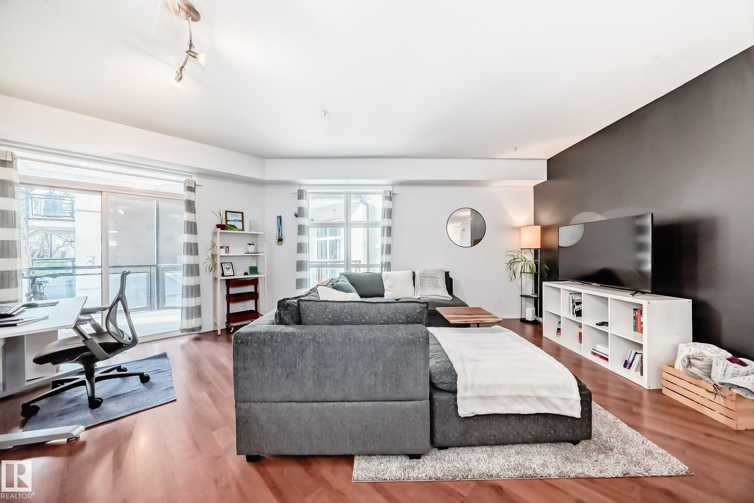 223 10407 122 Street, Edmonton, AB - Indoor