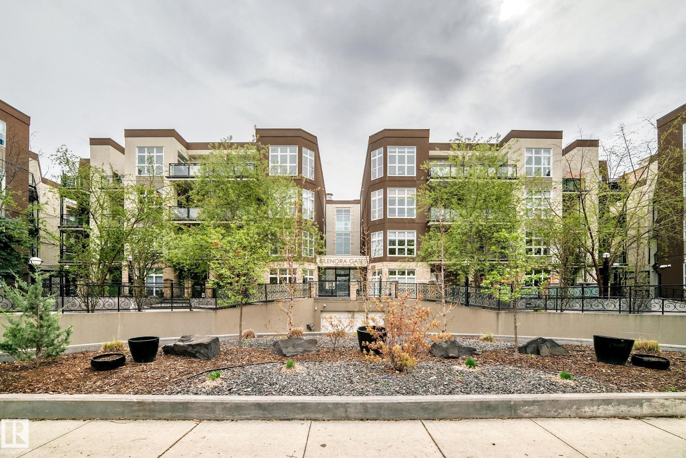 223 10407 122 Street, Edmonton, AB - Outdoor