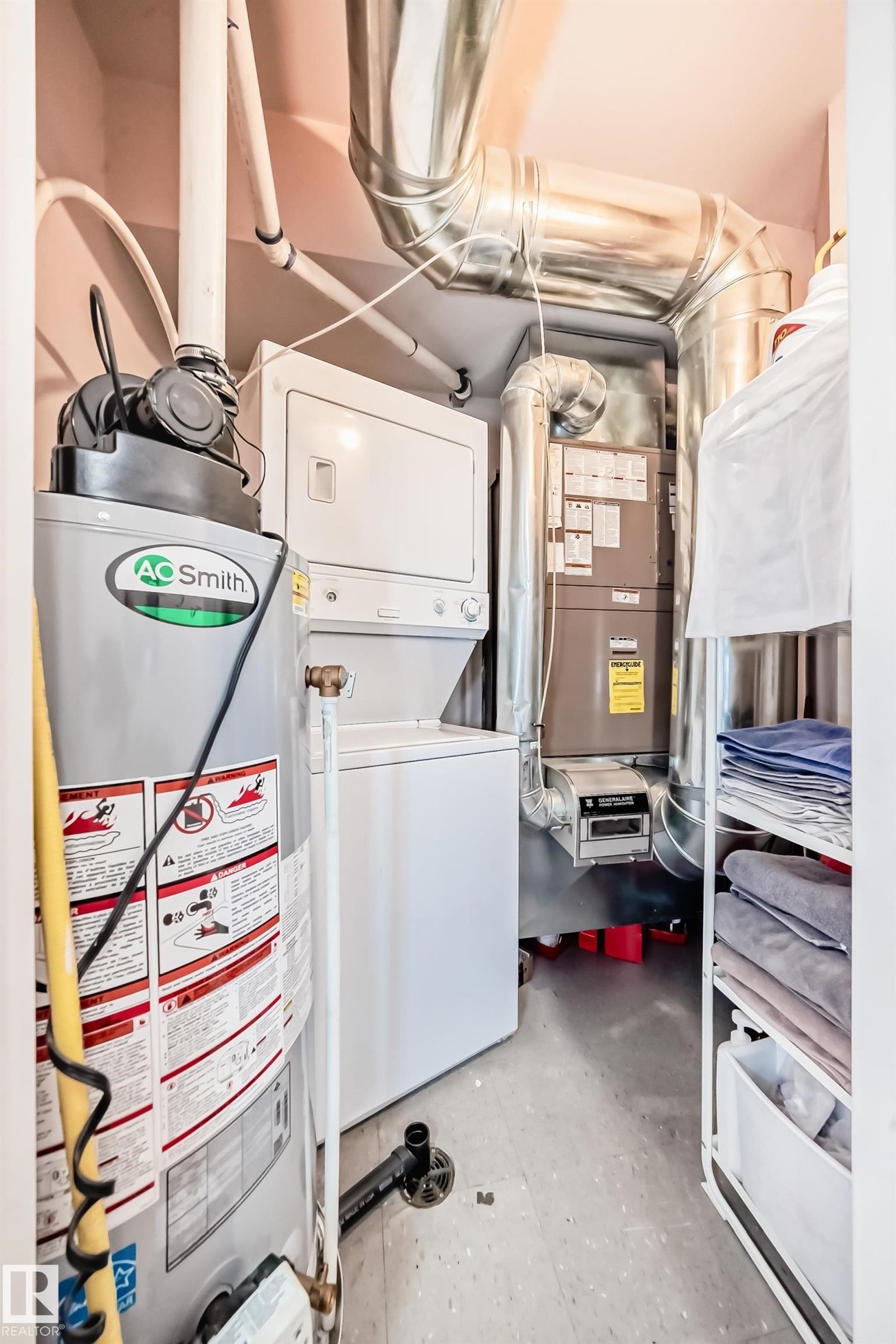 223 10407 122 Street, Edmonton, AB - Indoor Photo Showing Laundry Room