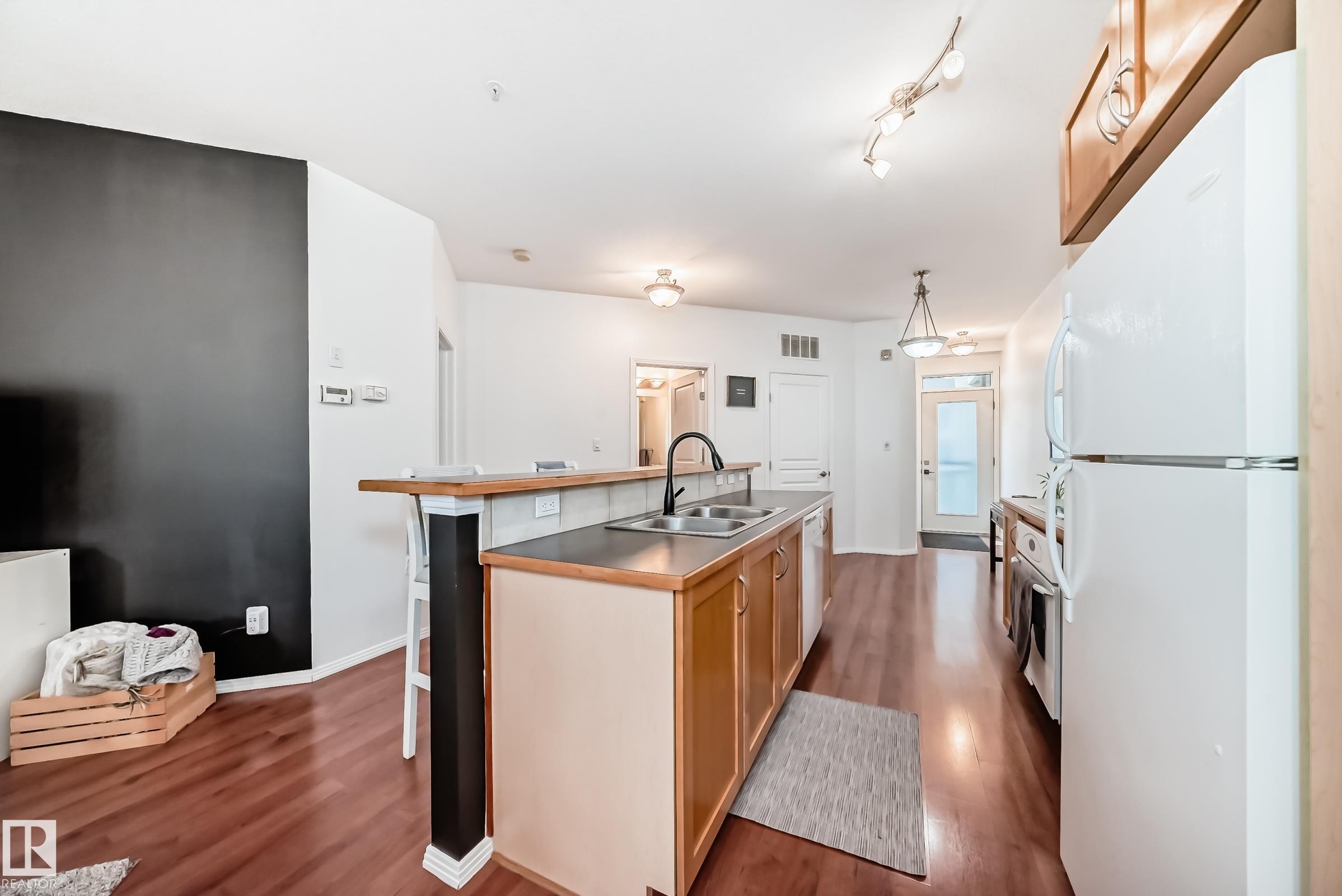 223 10407 122 Street, Edmonton, AB - Indoor Photo Showing Kitchen With Double Sink