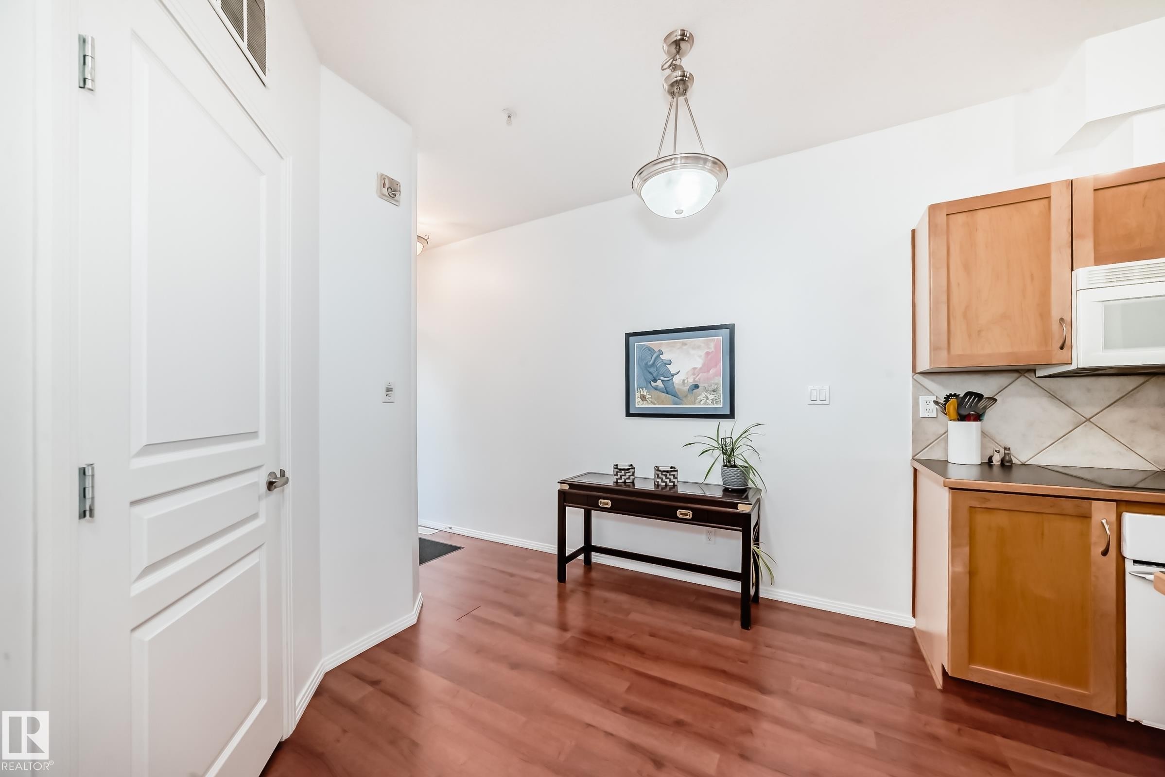 223 10407 122 Street, Edmonton, AB - Indoor Photo Showing Other Room