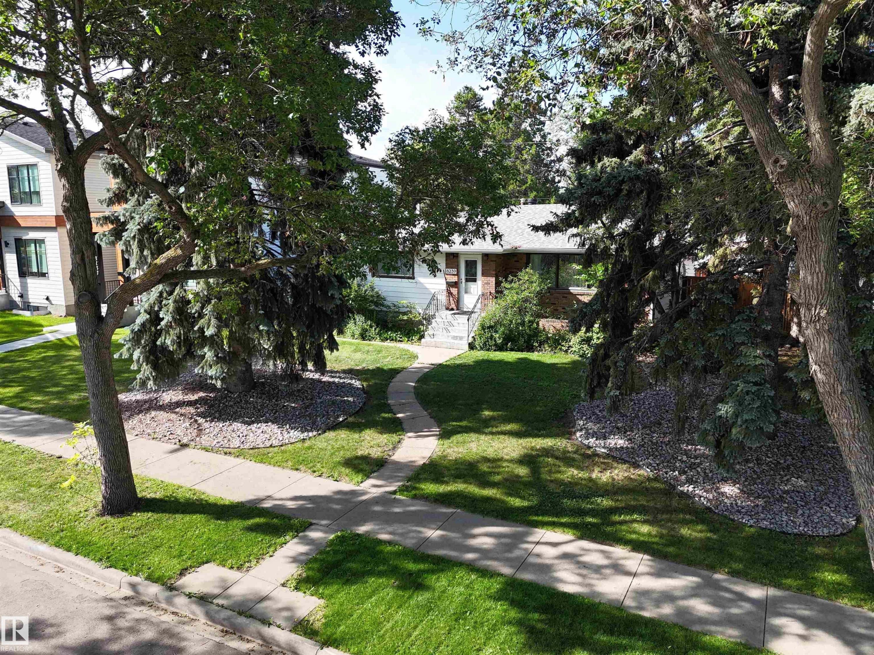 8239 93A Avenue, Edmonton, AB - Outdoor