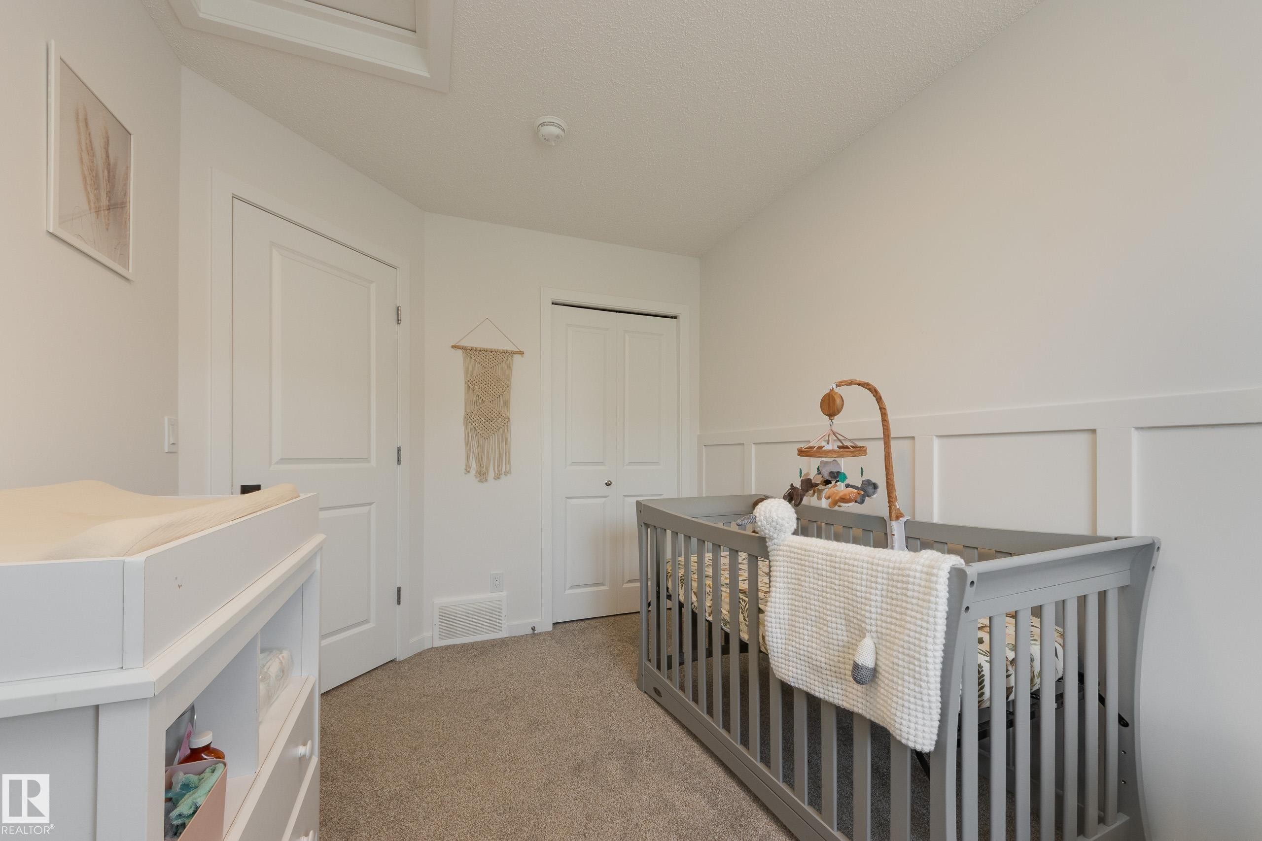 19281 22A Avenue, Edmonton, AB - Indoor Photo Showing Other Room
