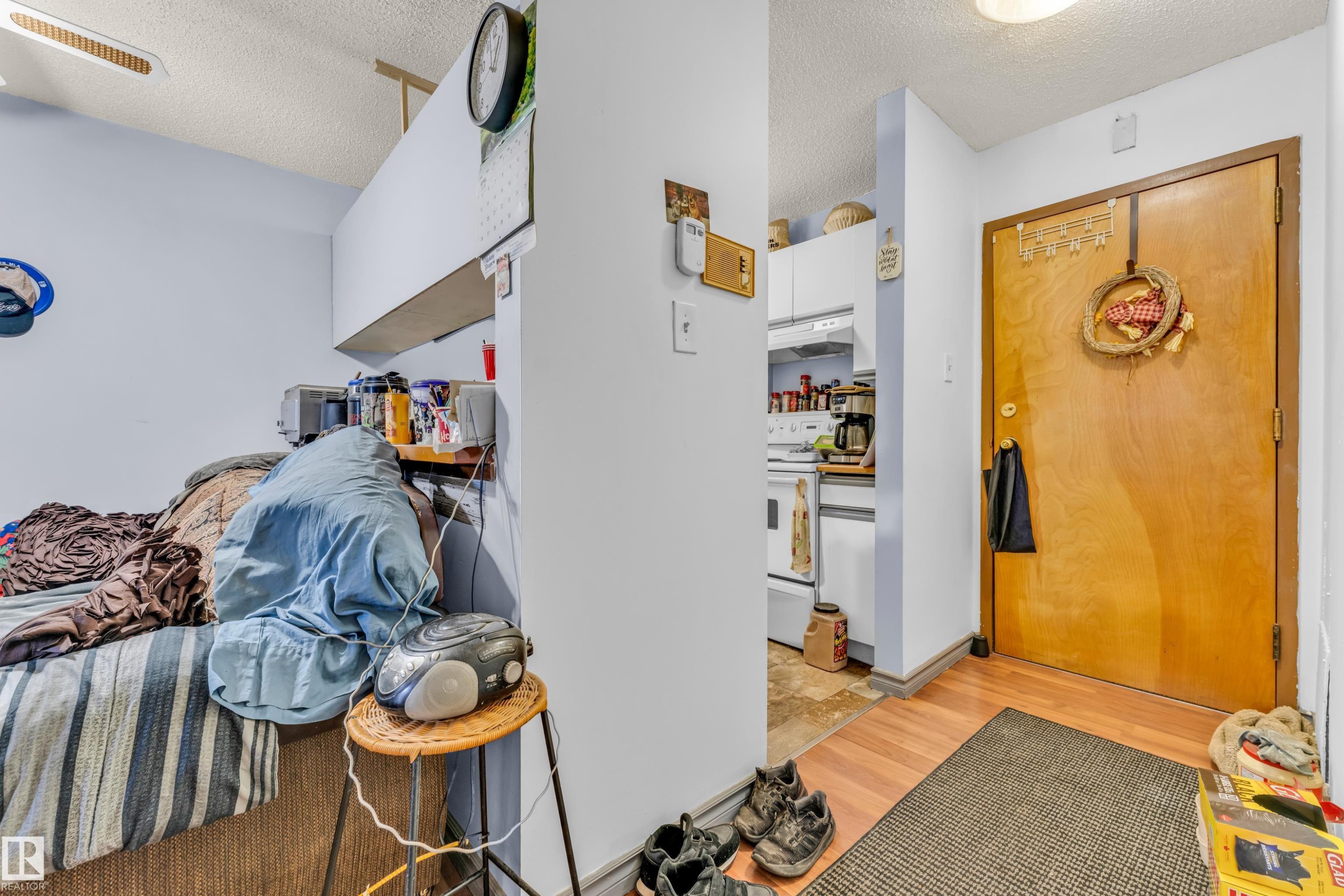 Image quality insufficient for description - 101 10136 160 Street Nw, Edmonton, AB - Indoor