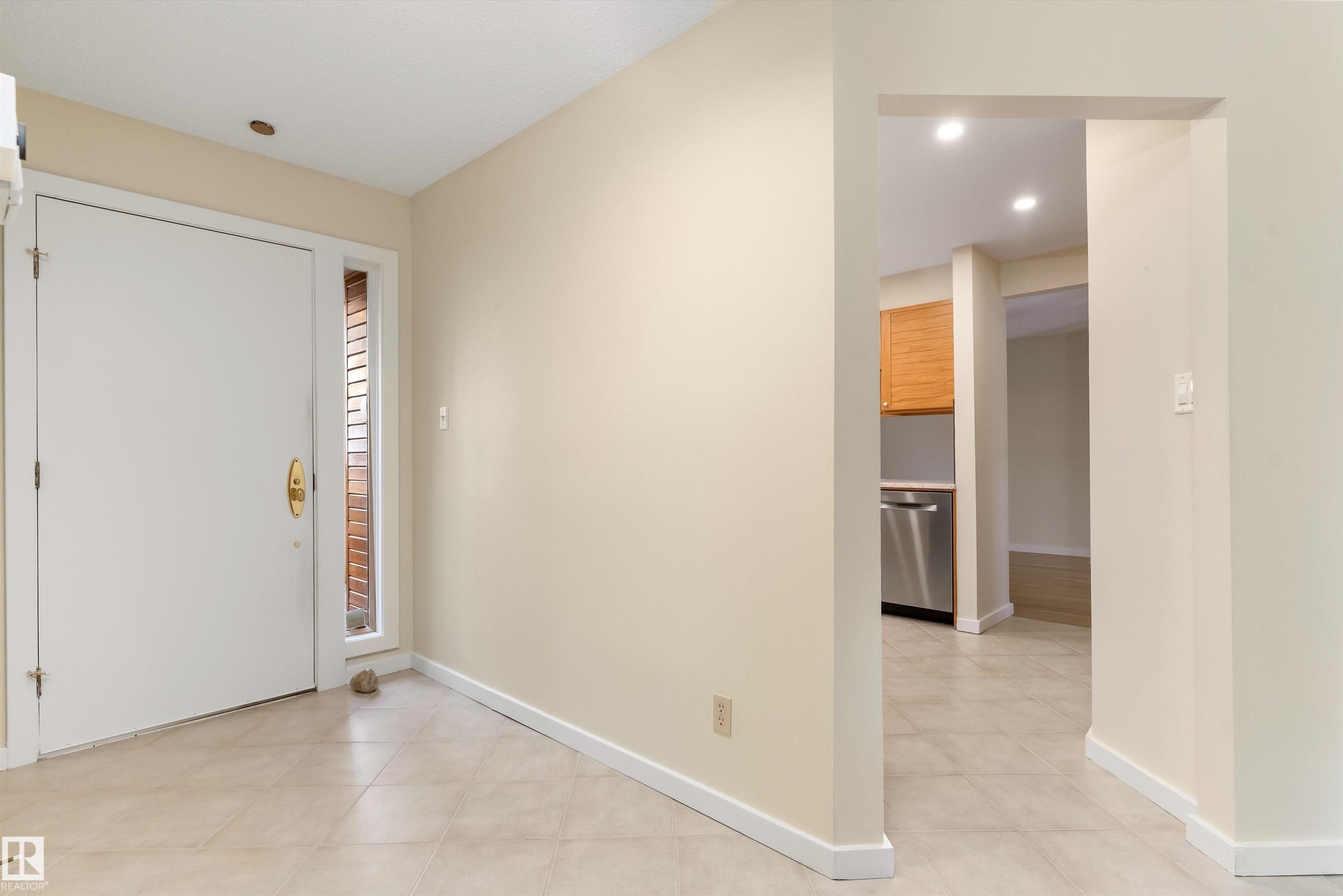 7 14824 45 Avenue, Edmonton, AB - Indoor Photo Showing Other Room