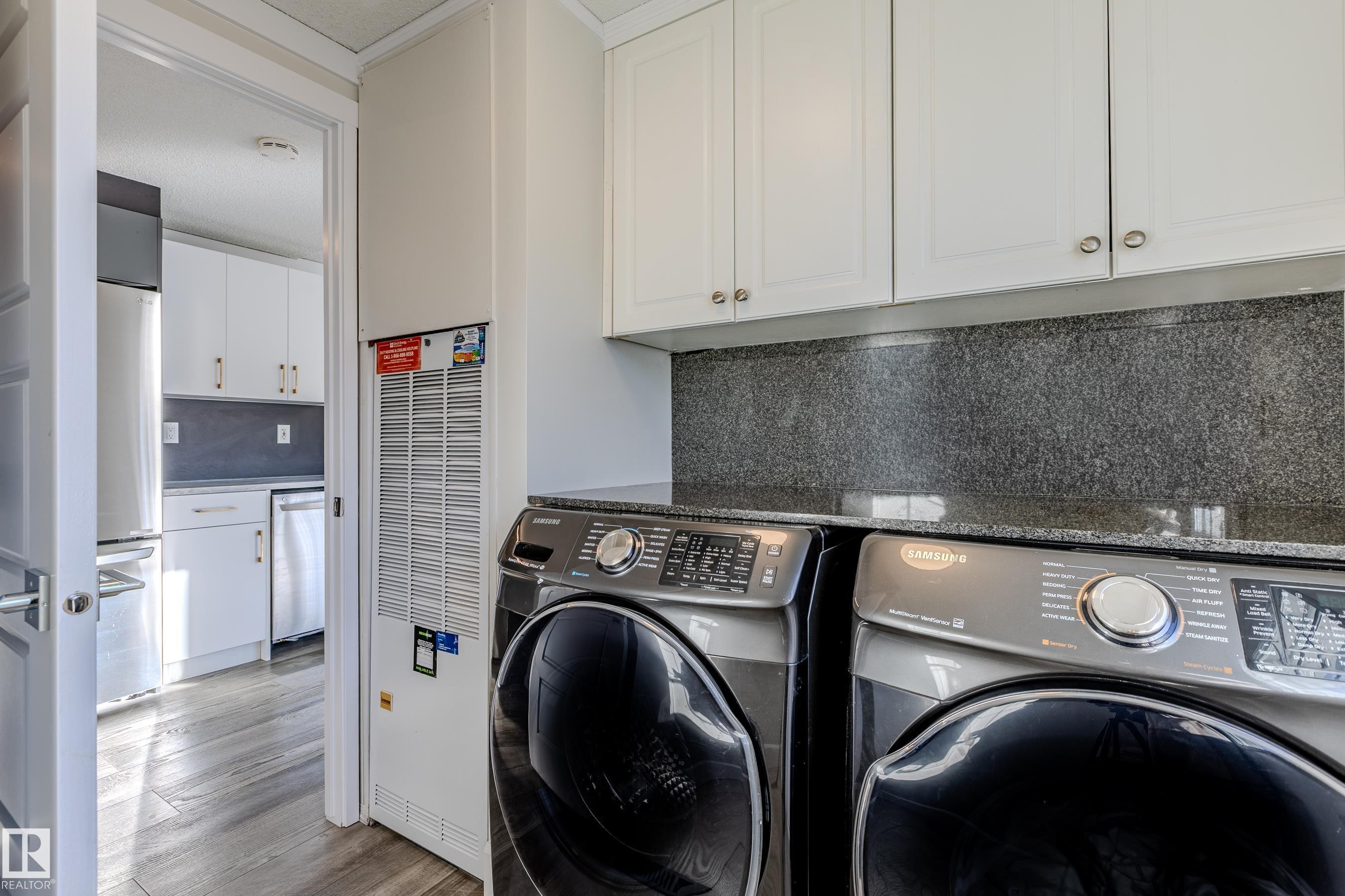 514 Maple Wood Crescent, Edmonton, AB - Indoor Photo Showing Laundry Room