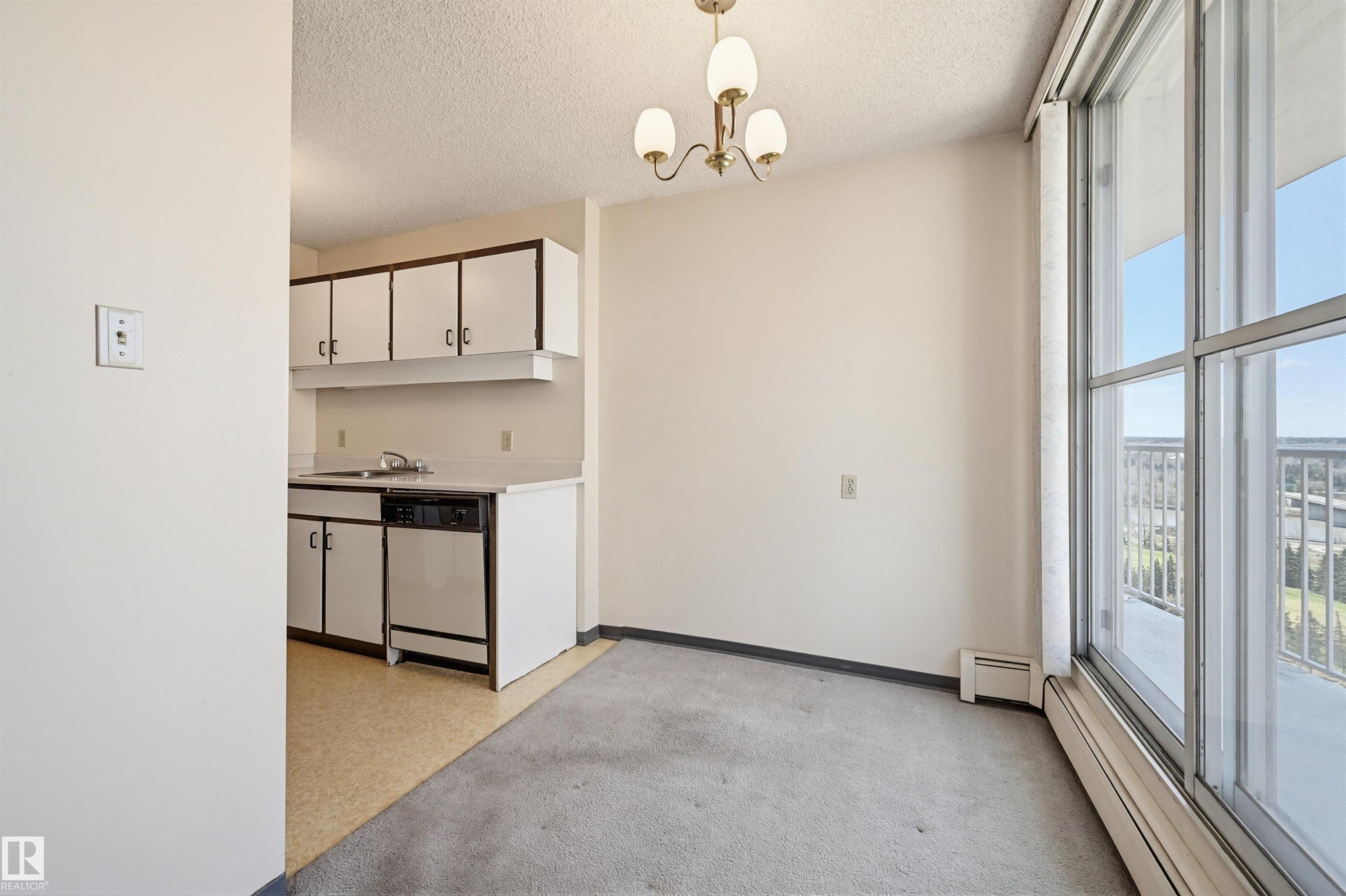 701 12141 Jasper Avenue, Edmonton, AB - Indoor