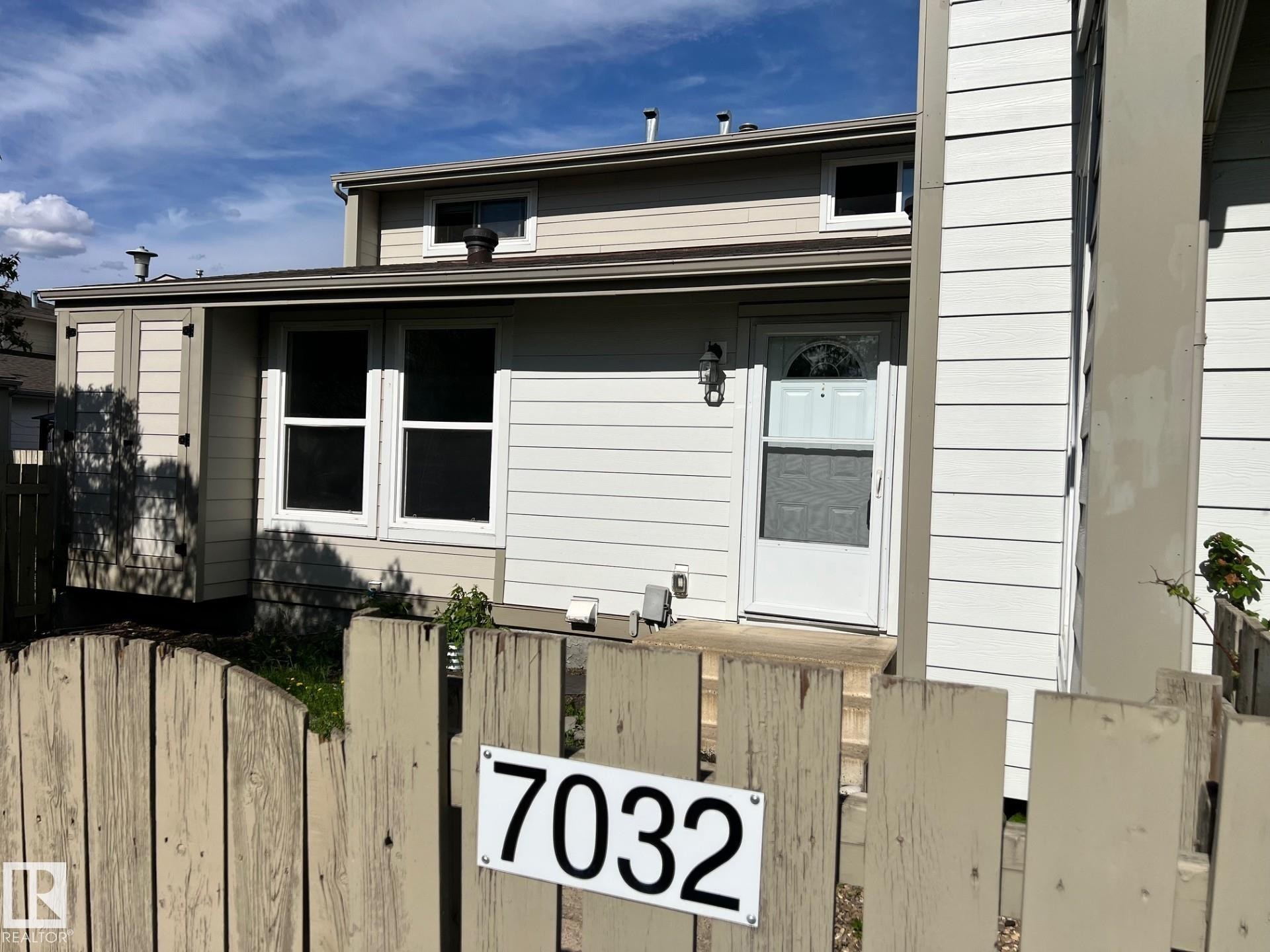 7032 Mill Woods Road, Edmonton, AB - Outdoor With Exterior